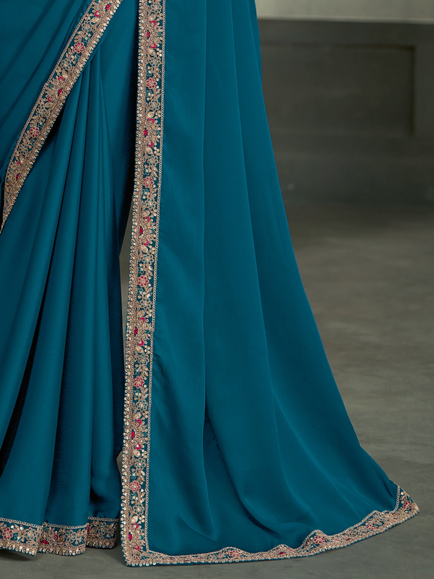 Teal Blue Crepe saree – detail view 4