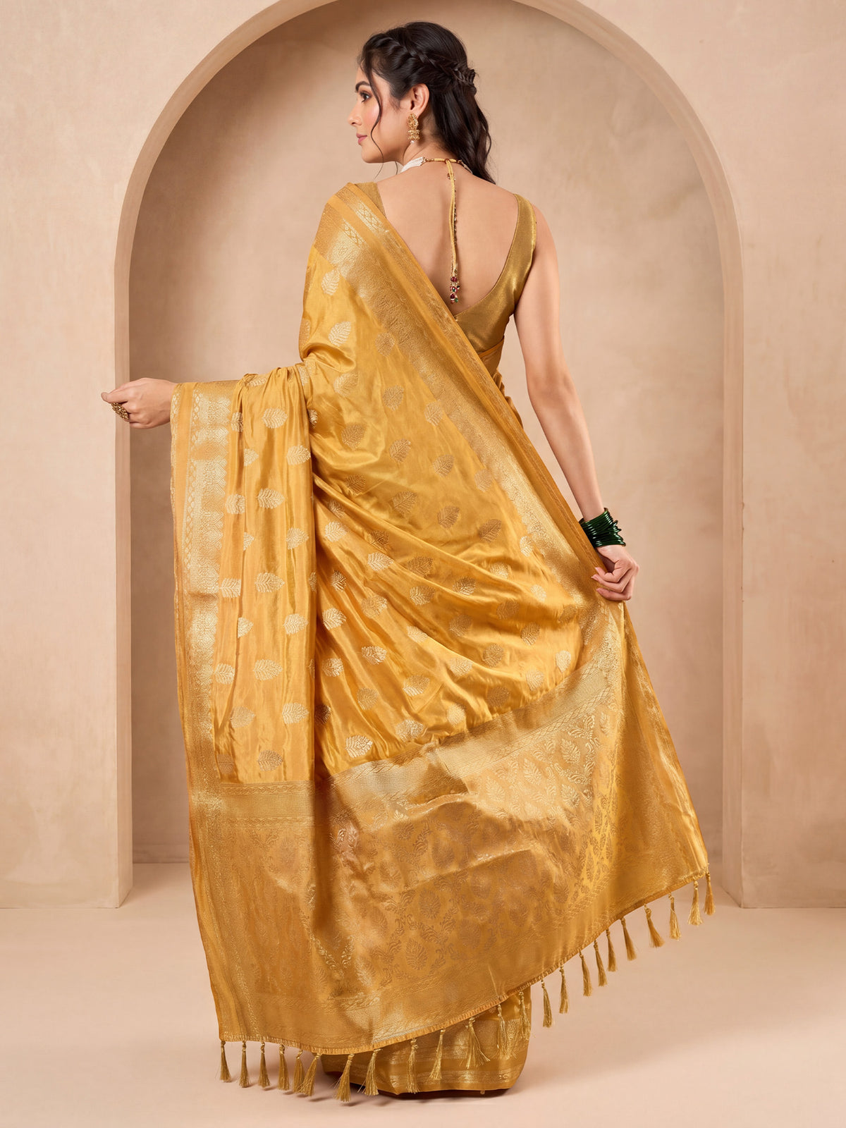 Cream Nylon saree – detail view 1