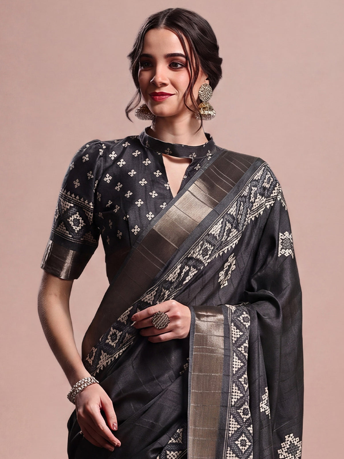 Black Silk Blend saree – detail view 4