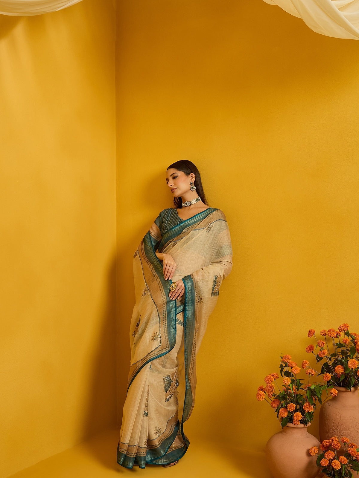 Beige Cotton Blend saree – detail view 2