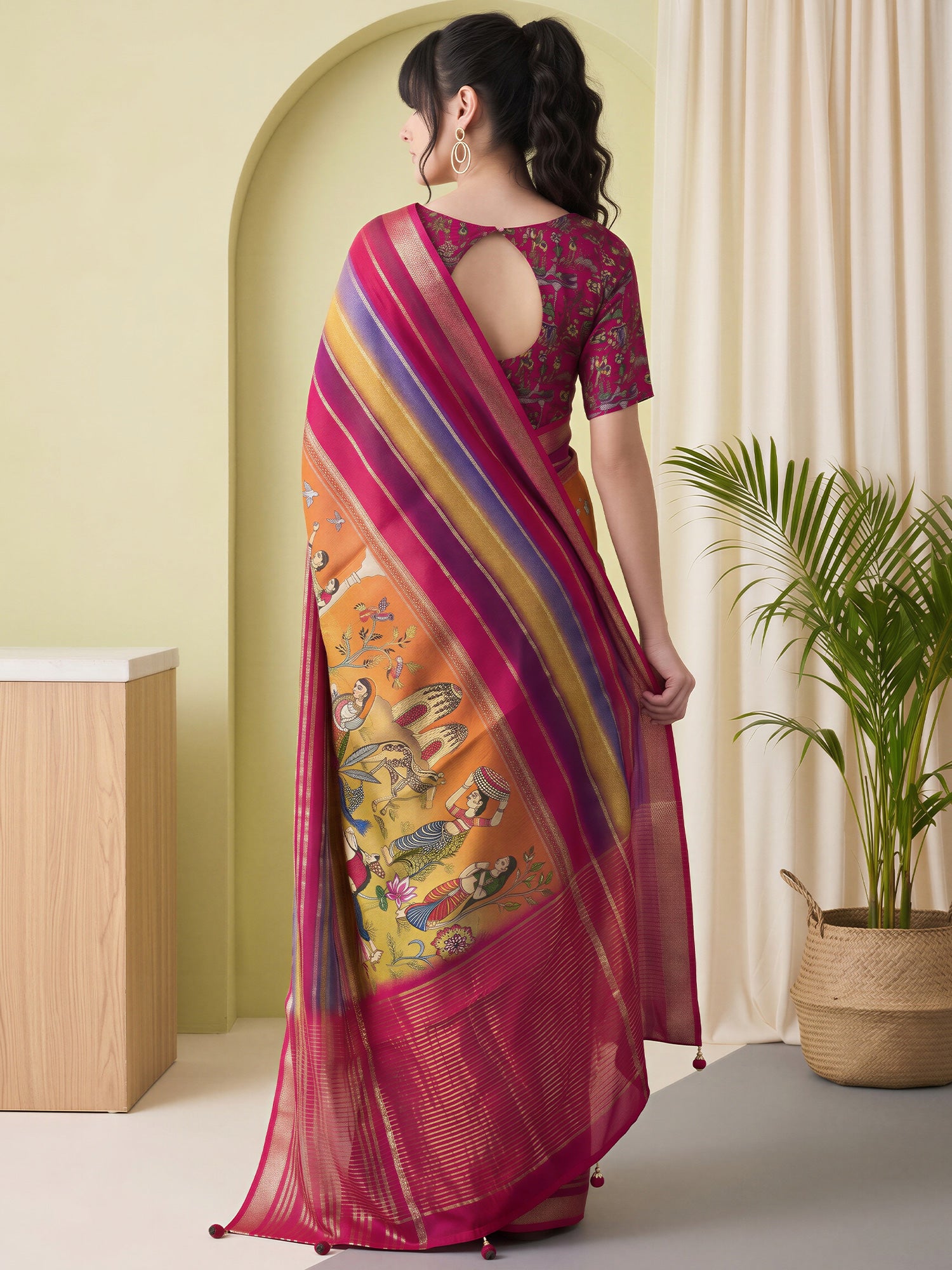 Pink Viscose Silk saree – detail view 1