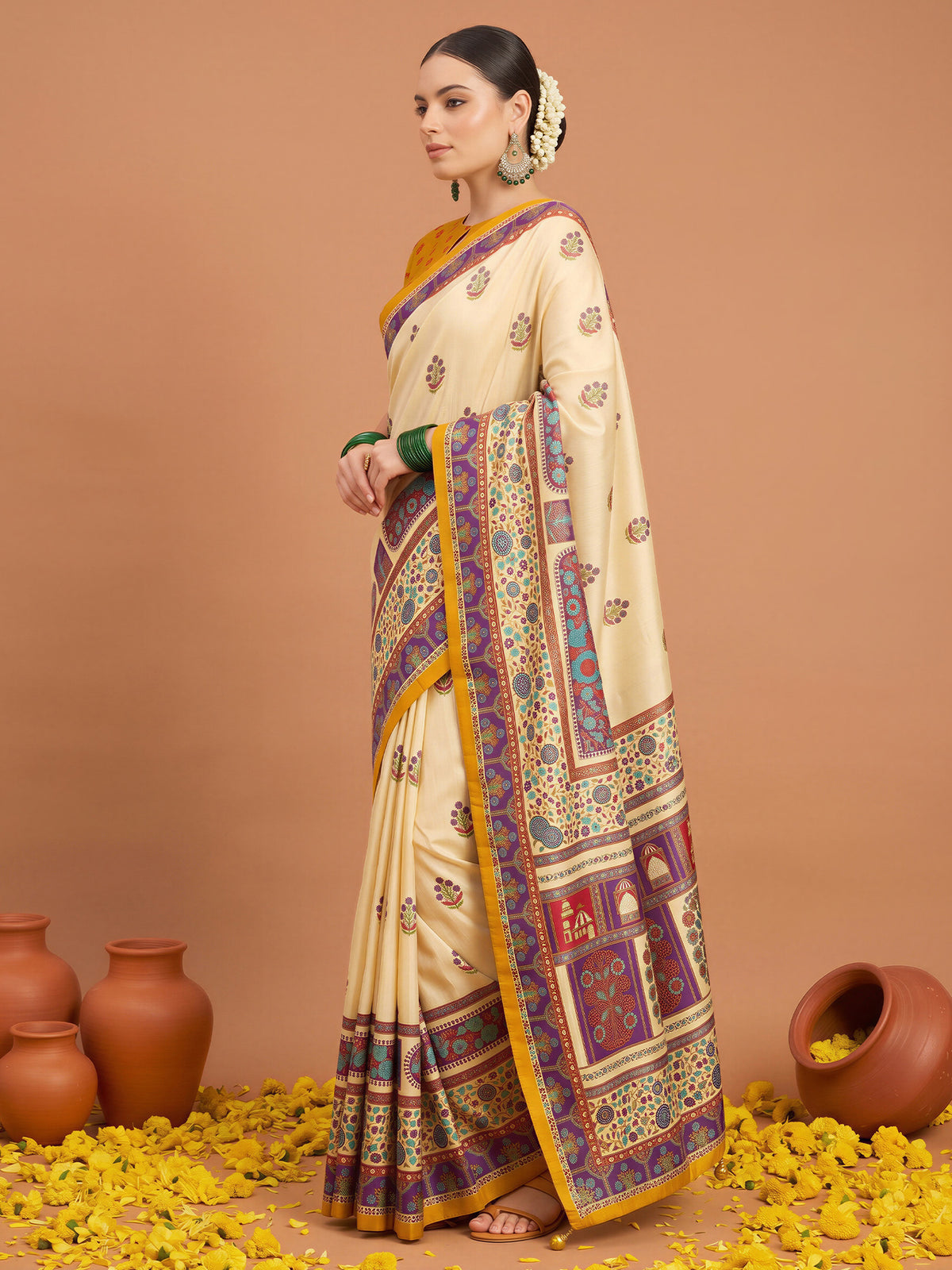 Cream Silk Blend saree – detail view 2