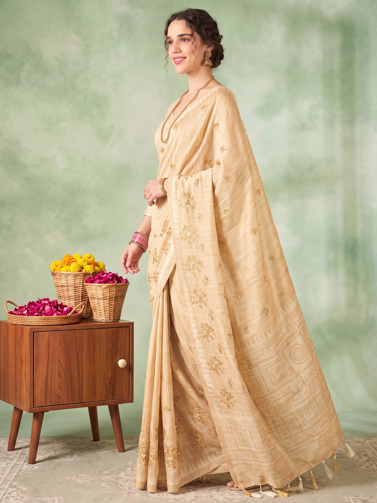 Beige Silk Blend saree – detail view 2