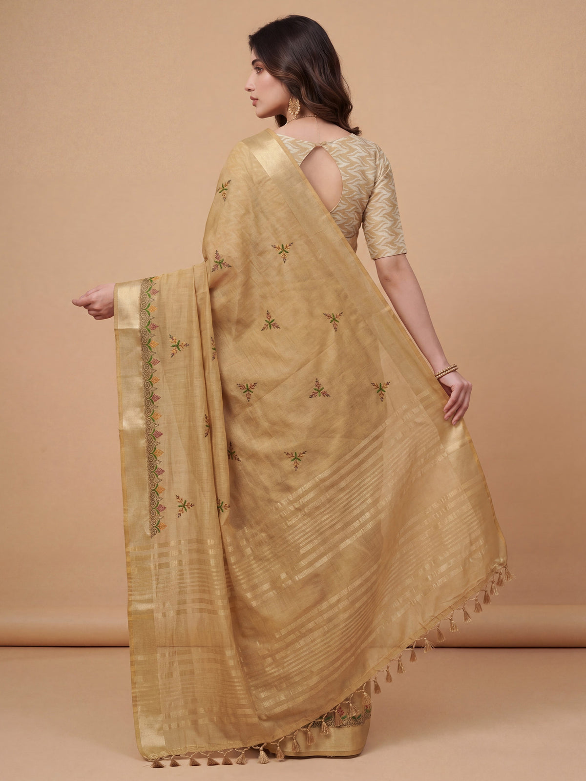 Beige Cotton Linen saree – detail view 1