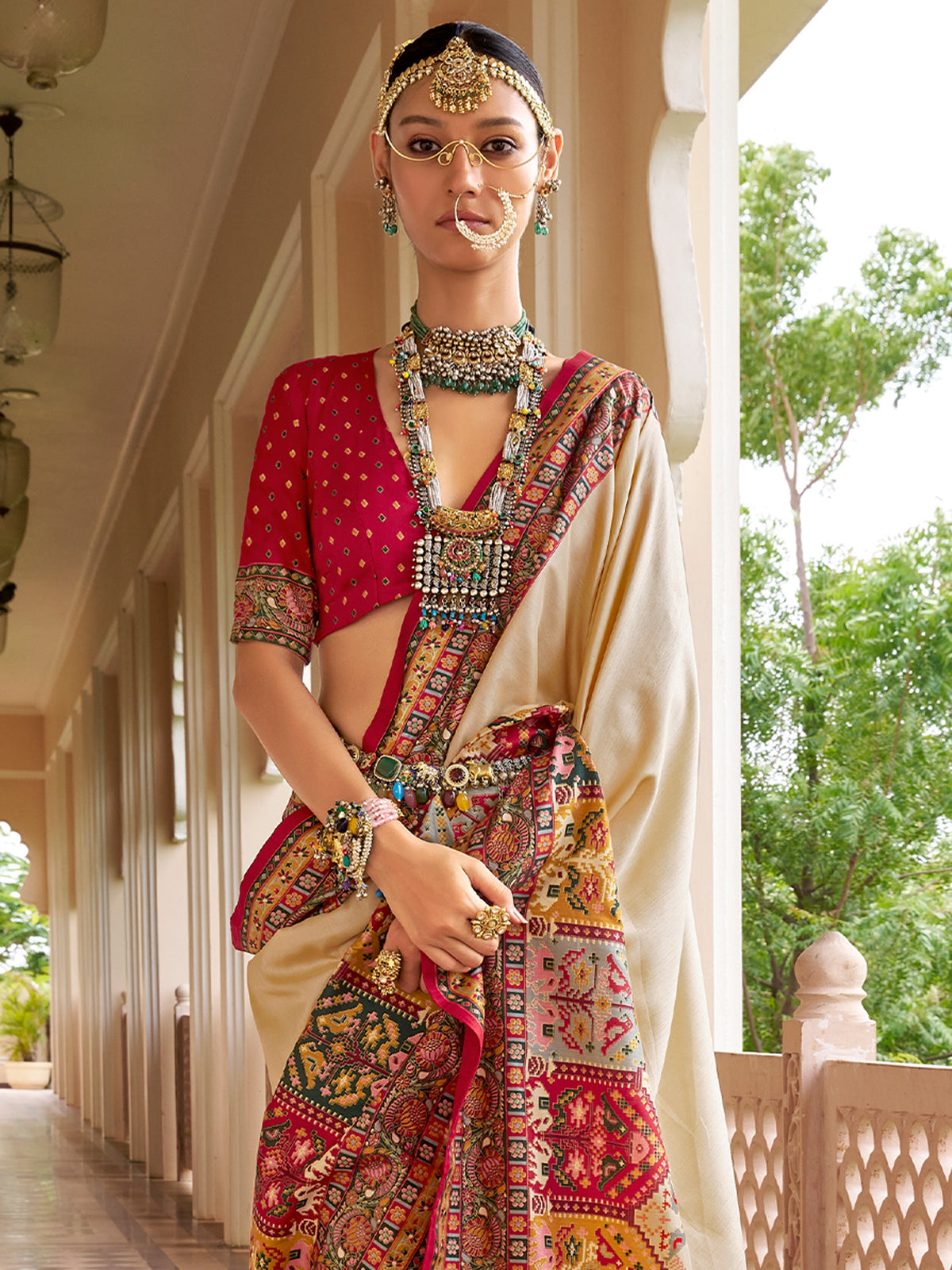 Beige Silk Blend saree – detail view 3