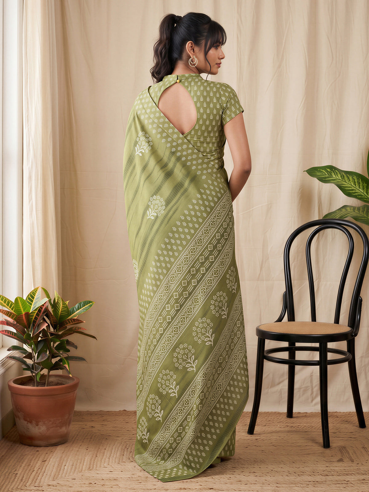 Olive Cotton Blend saree – detail view 1