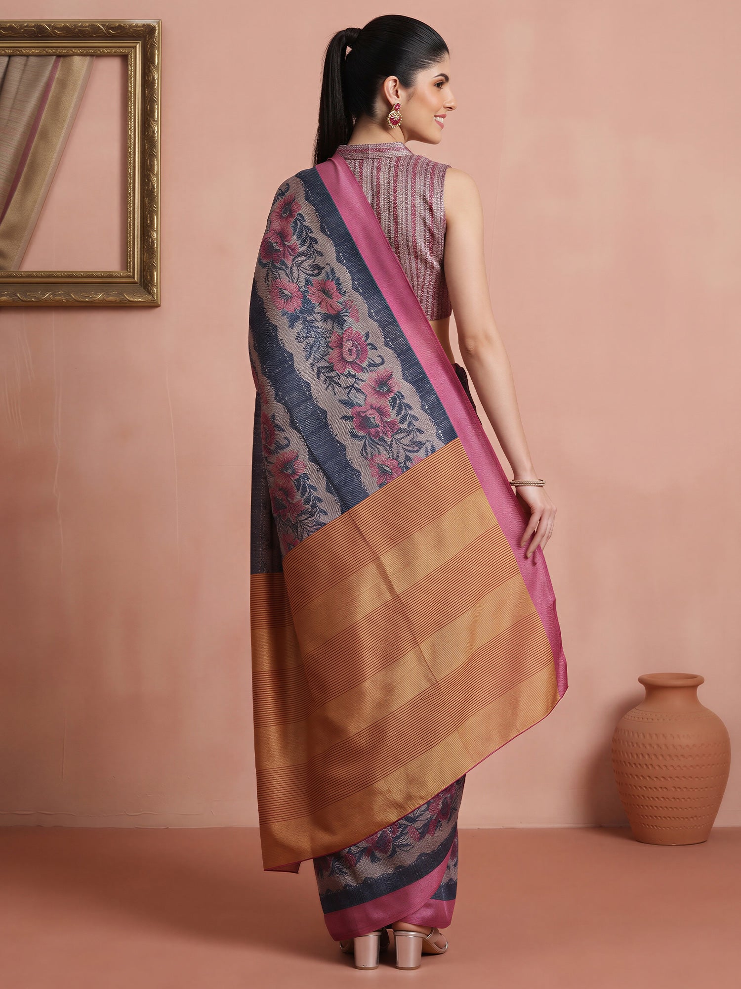 Grey Cotton Blend saree – detail view 1