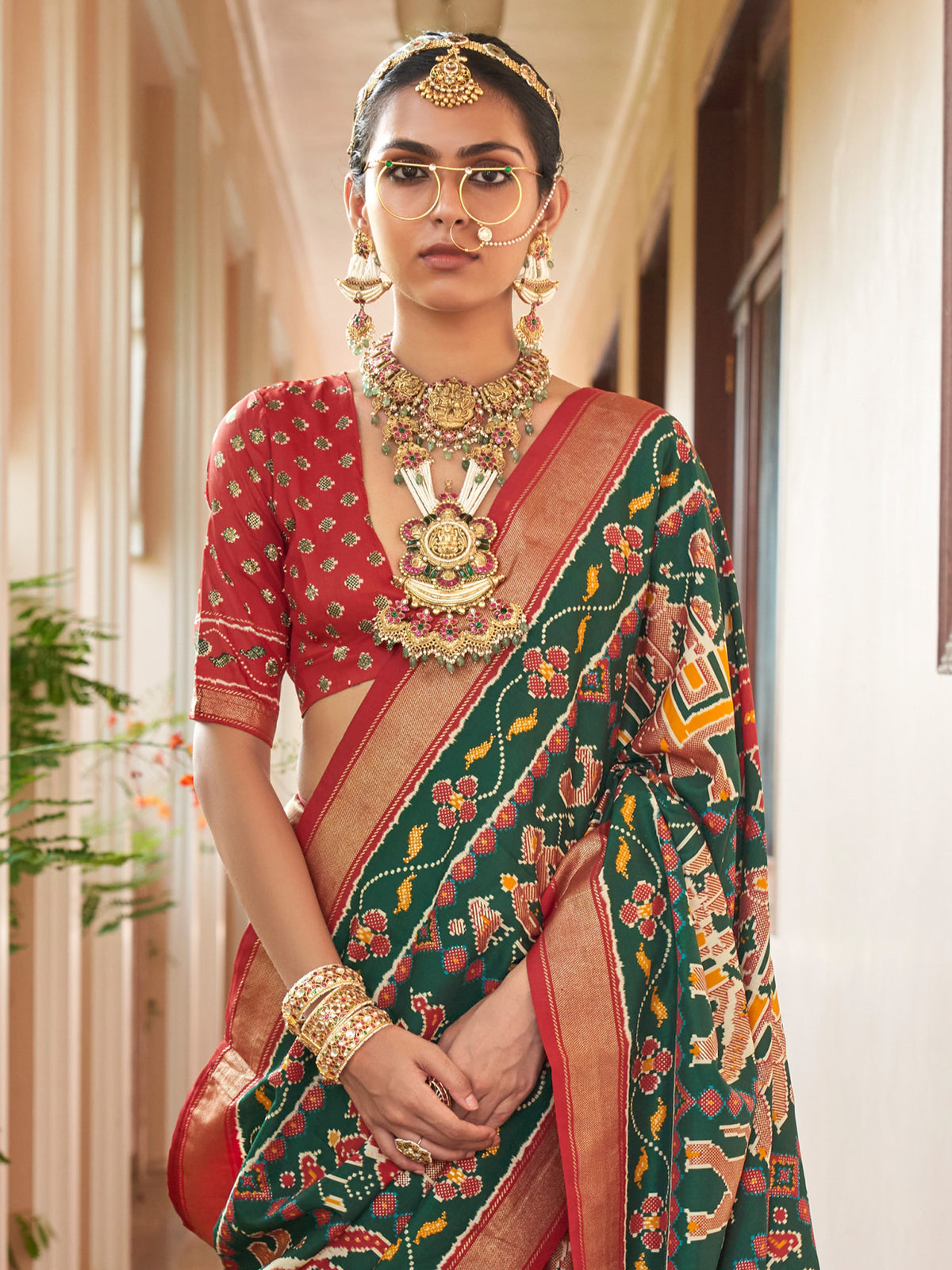 Green silk blend saree view 2