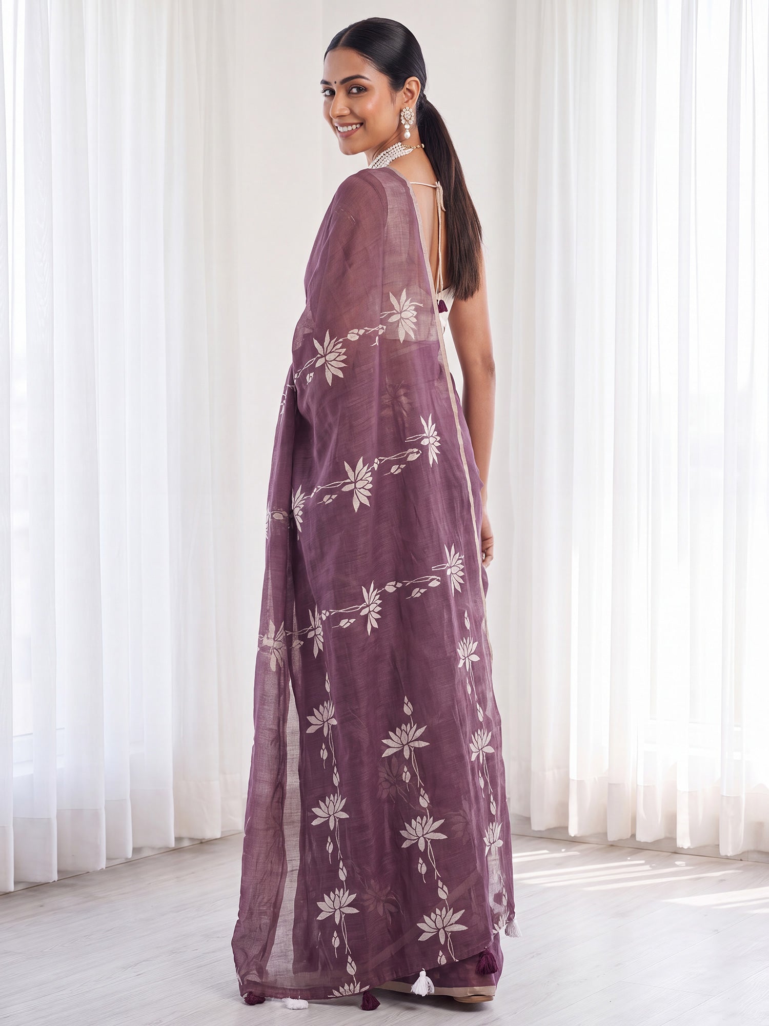 Wine Cotton Linen saree – detail view 1
