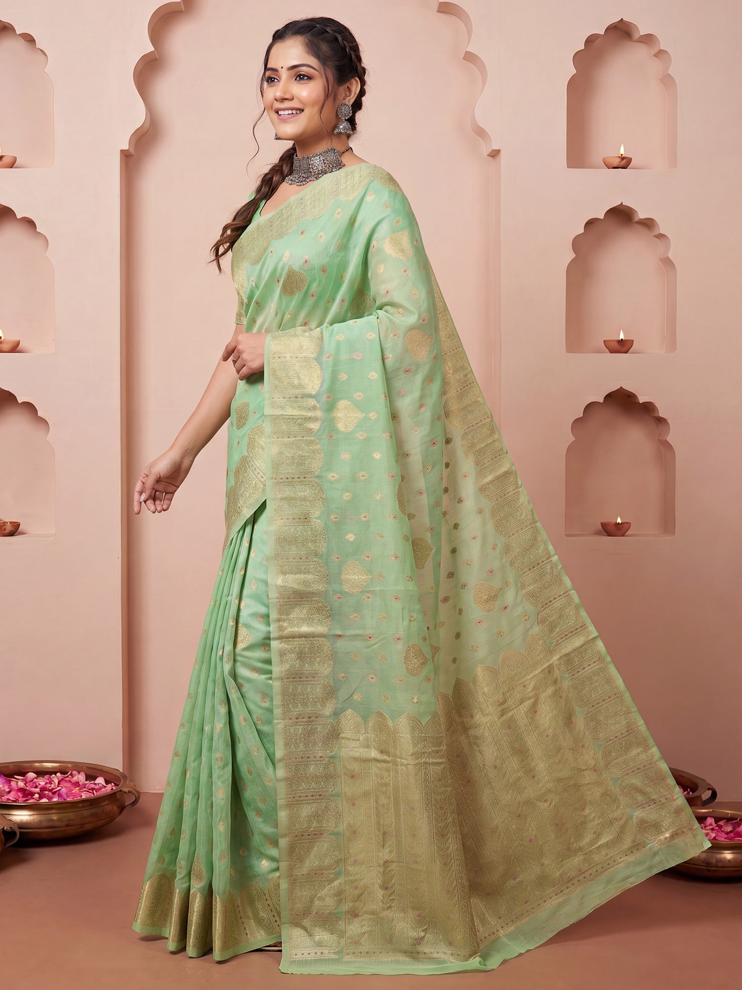 Mint Green Silk Blend saree – detail view 2