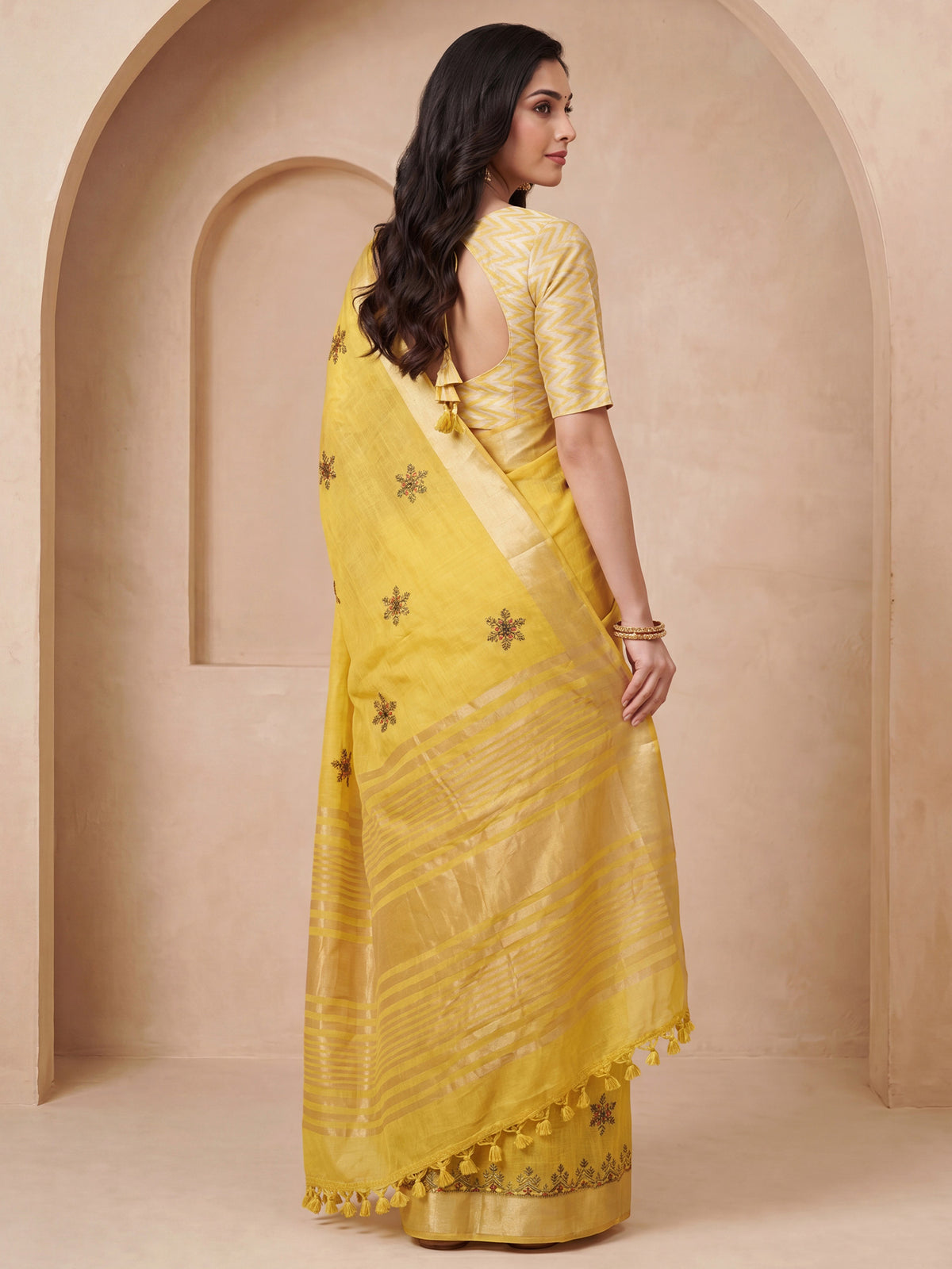 Yellow Cotton Linen saree – detail view 1