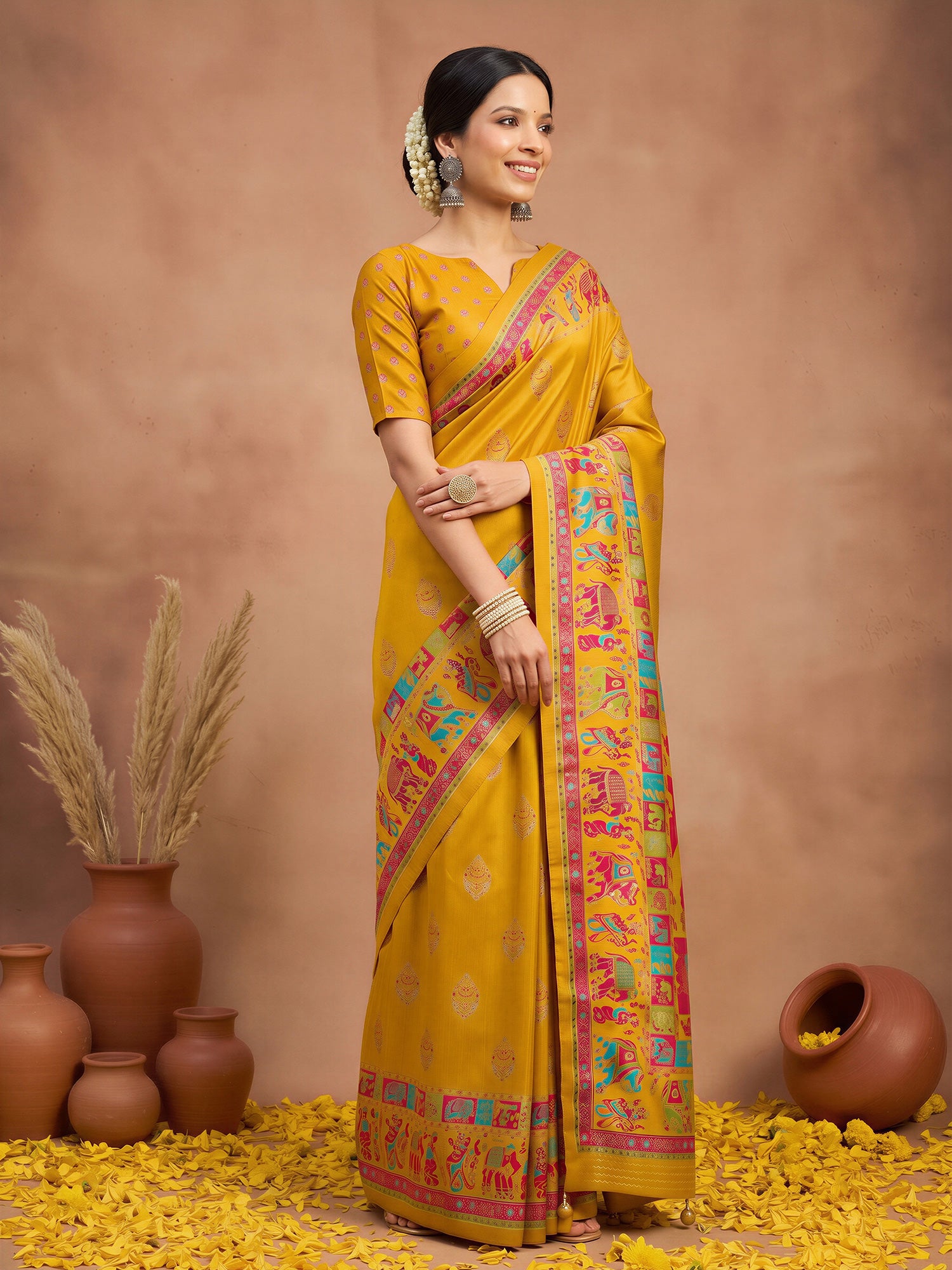 Yellow Silk Blend saree – detail view 2