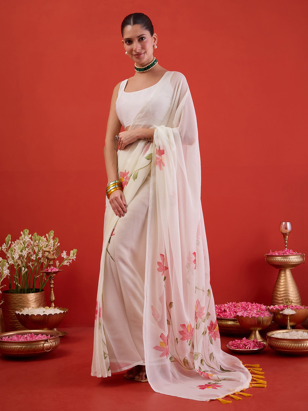Off White Chiffon saree – detail view 1
