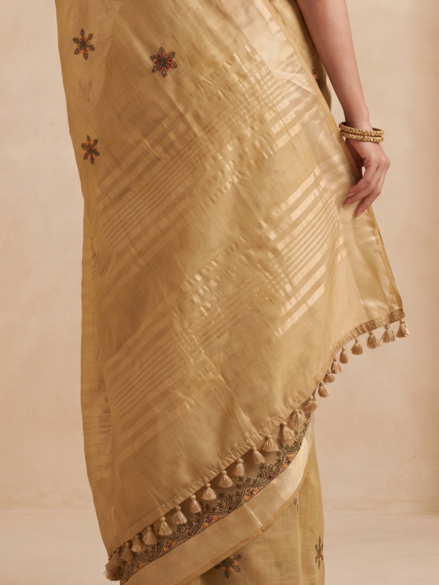 Beige Cotton Linen saree – detail view 5