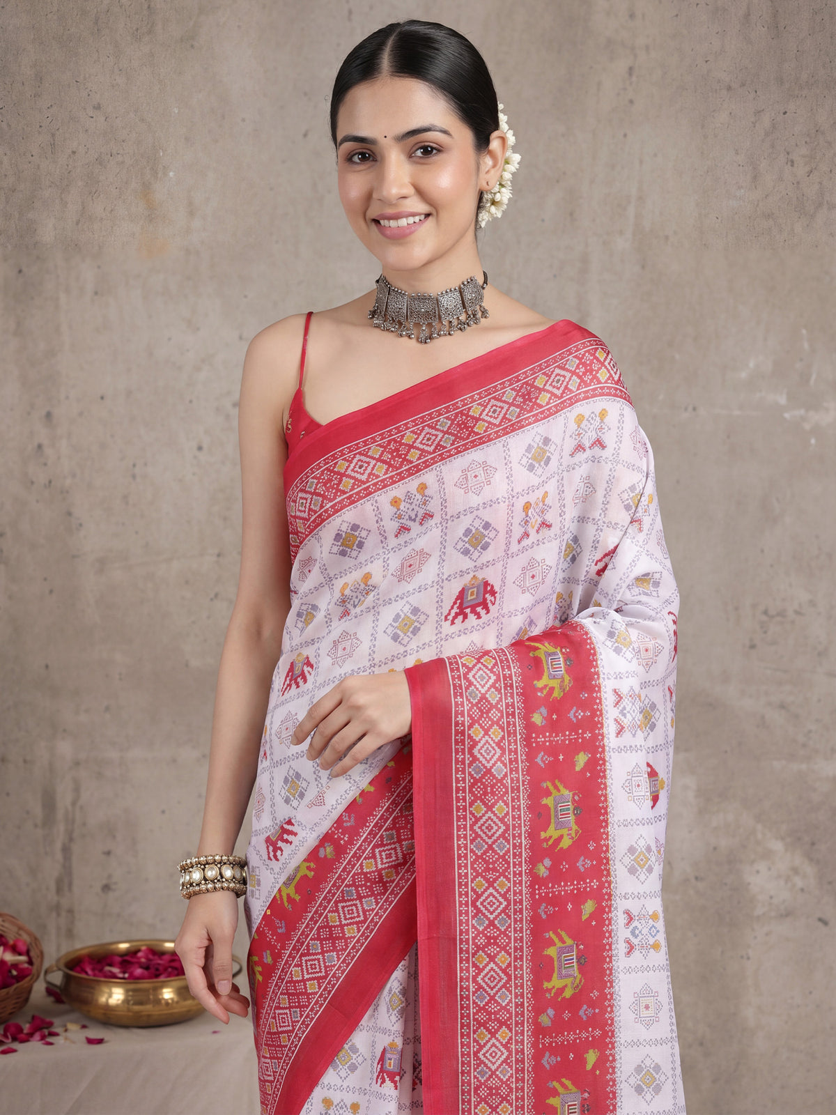 White Cotton saree – detail view 4