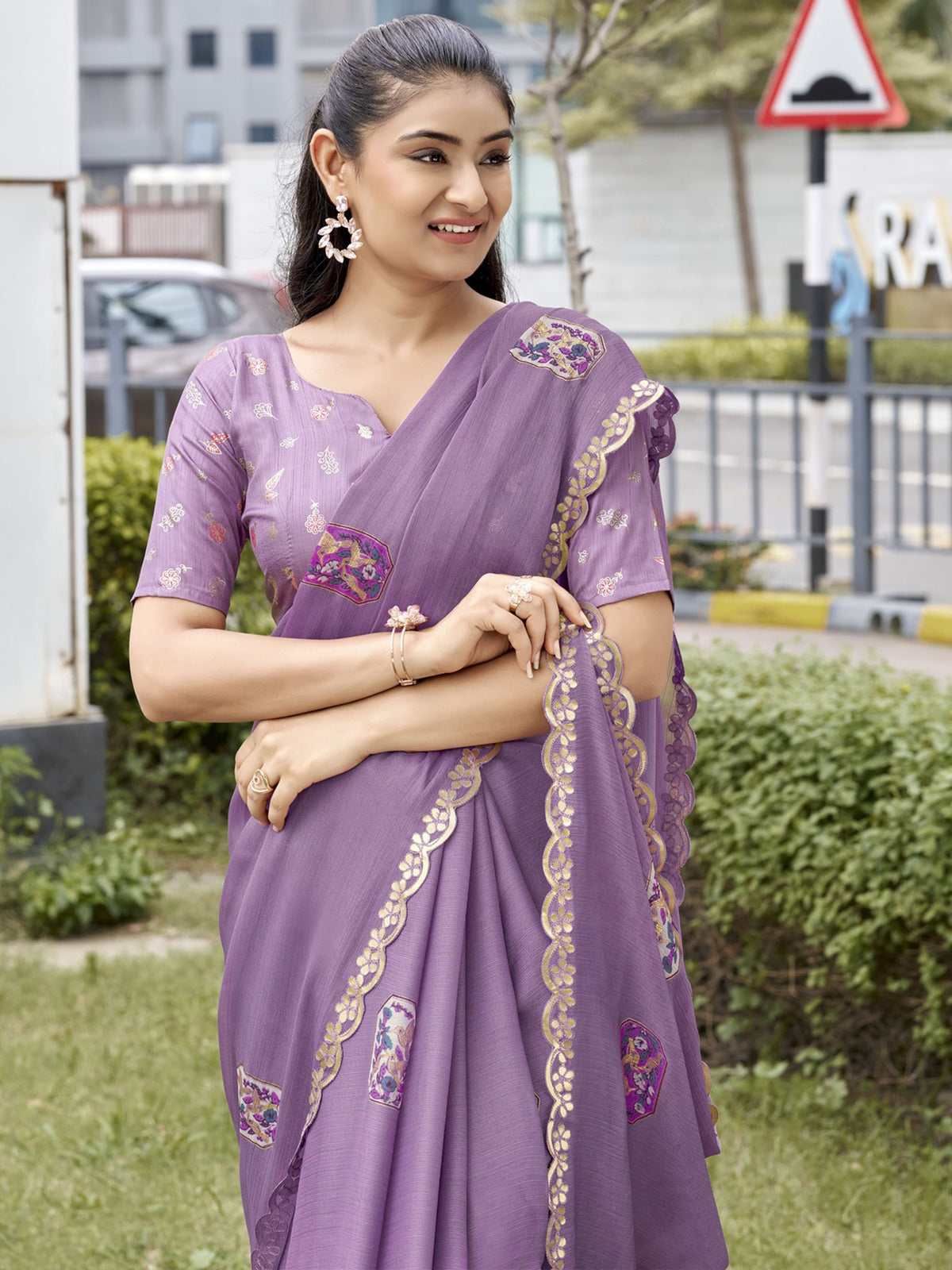 Mauve chiffon saree view 2