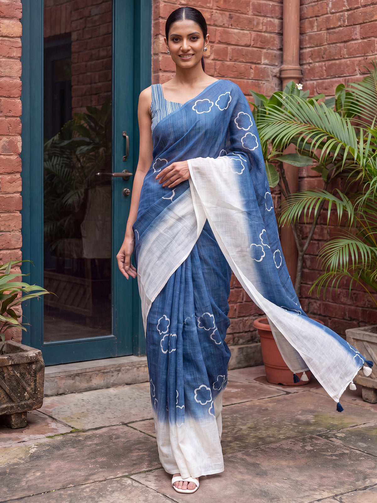 Indigo Cotton Linen saree – detail view 3