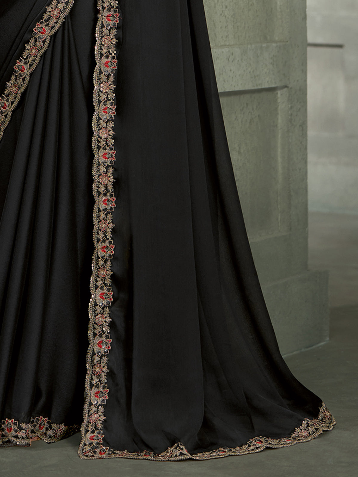 Black Chiffon saree – detail view 4