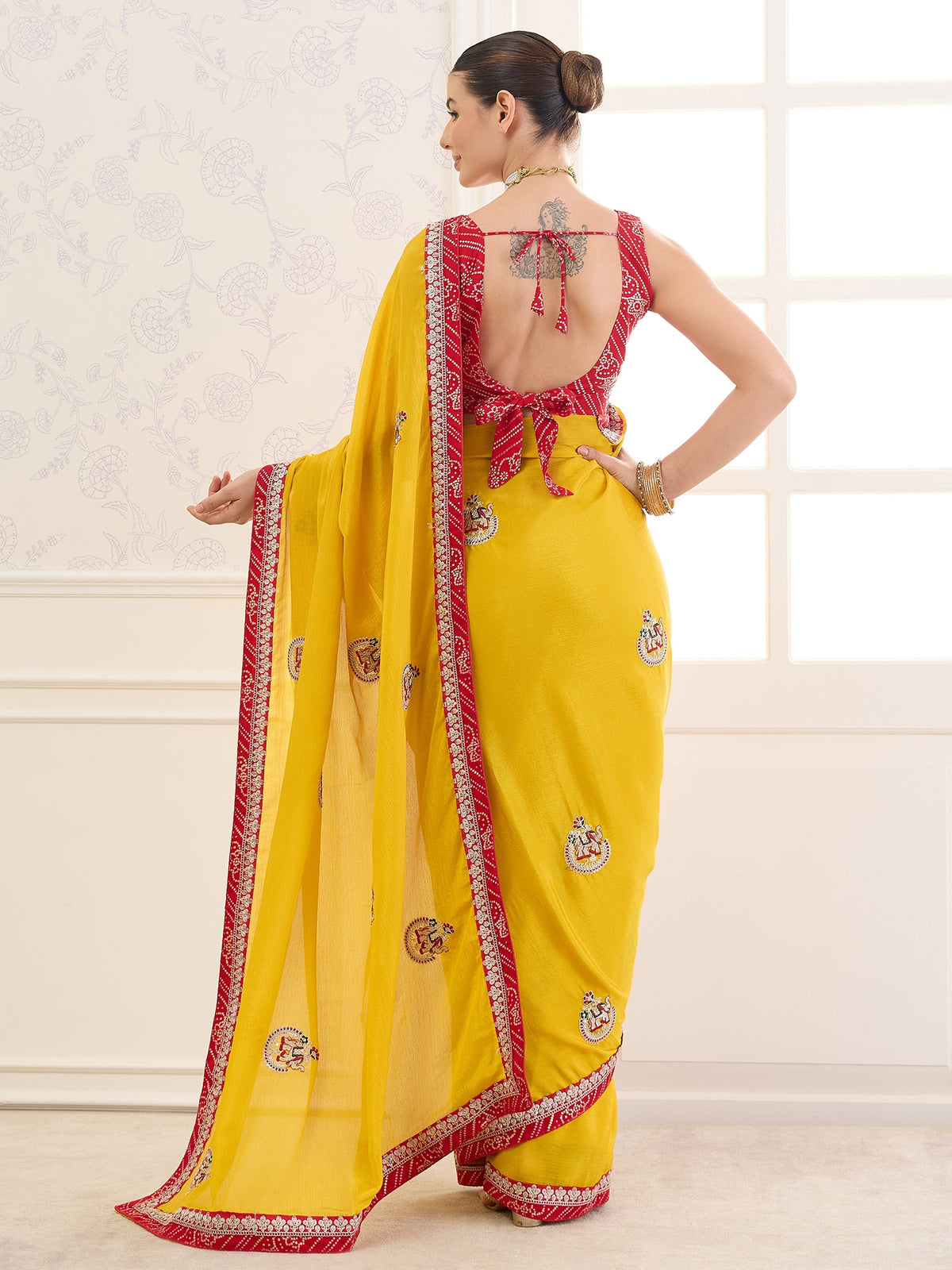 Yellow Chinnon saree – detail view 1