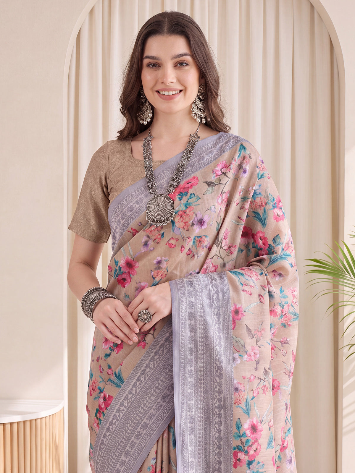 Beige Silk Blend saree – detail view 4