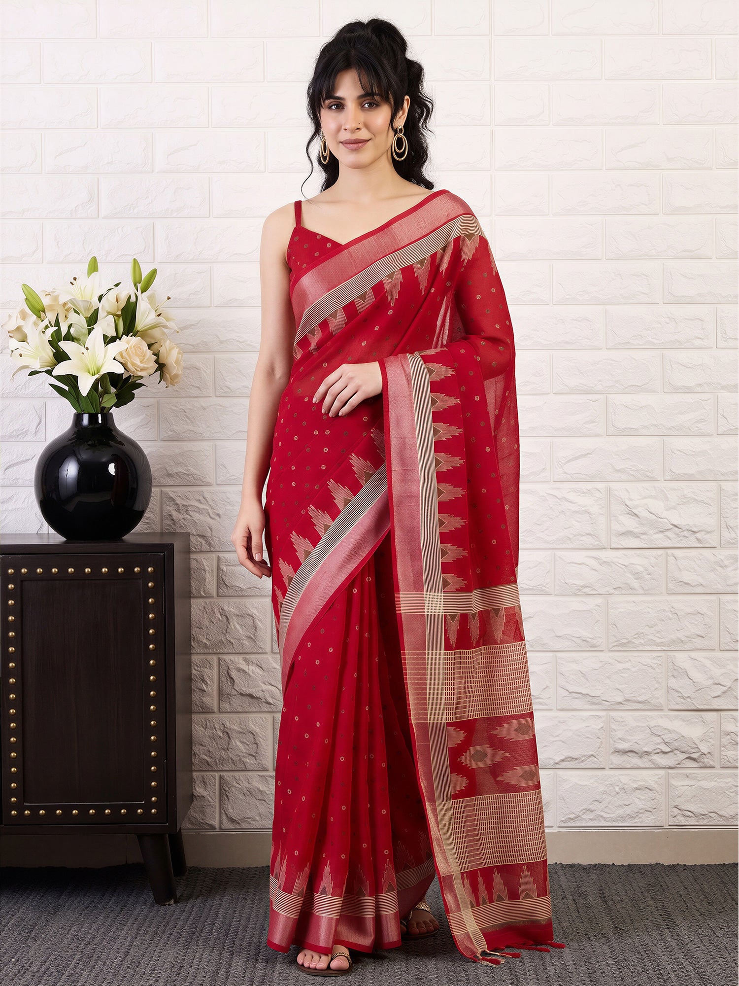 Red Cotton Linen saree – detail view 3