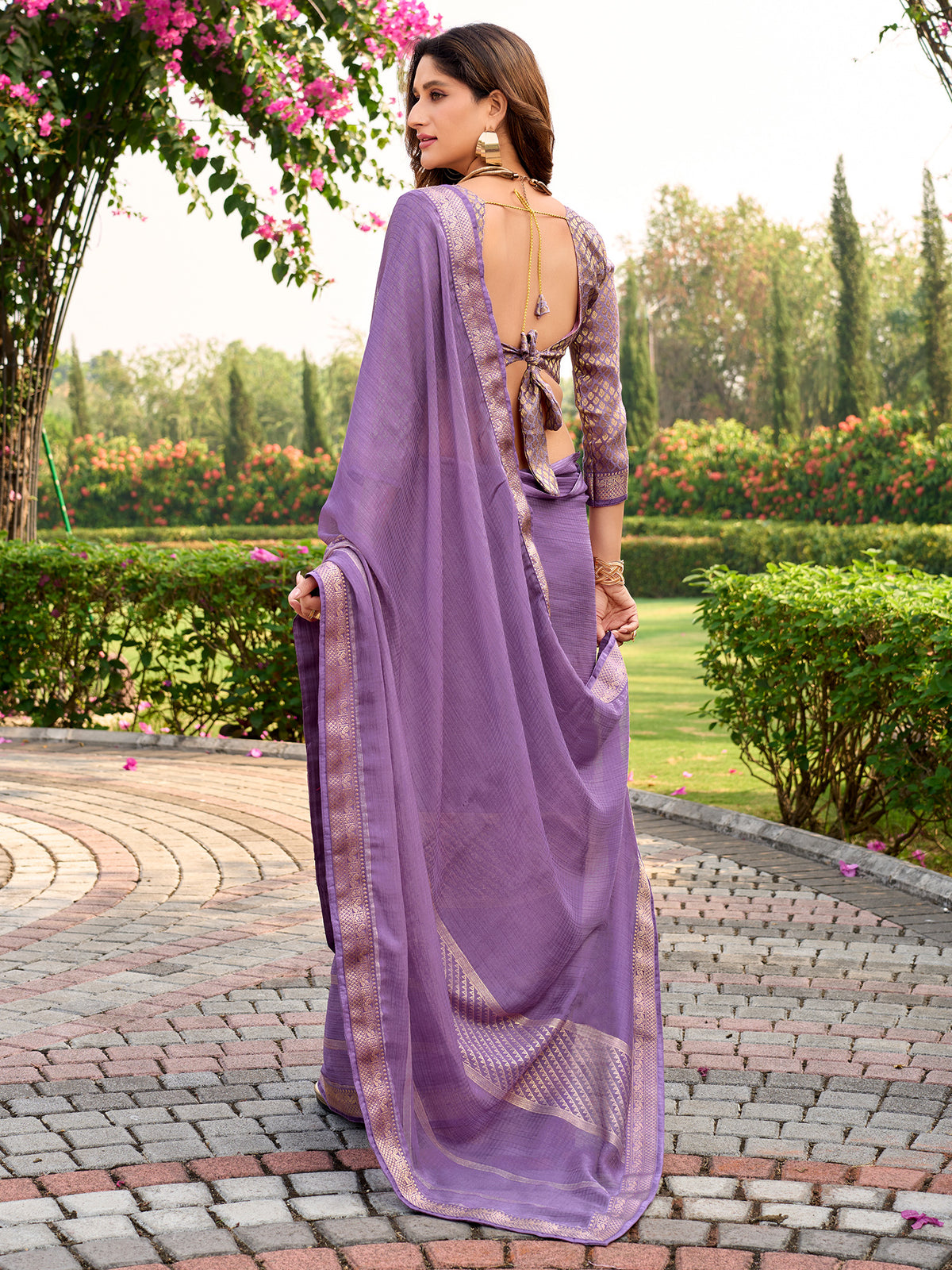 Lavender Chiffon saree – detail view 1