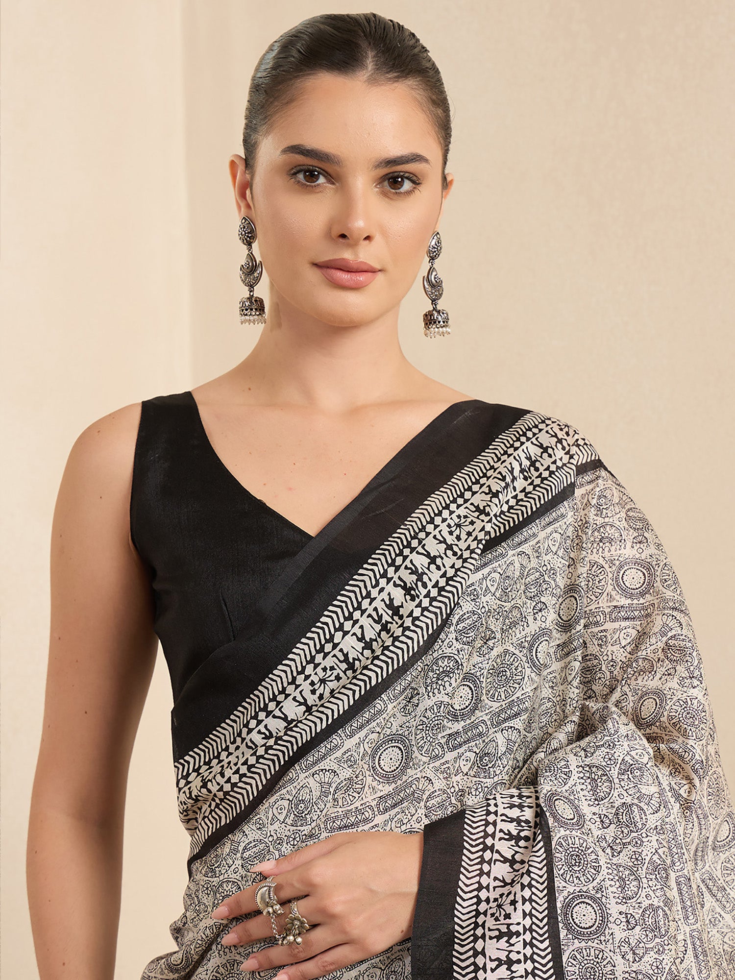 Beige Bhagalpuri Silk saree – detail view 3