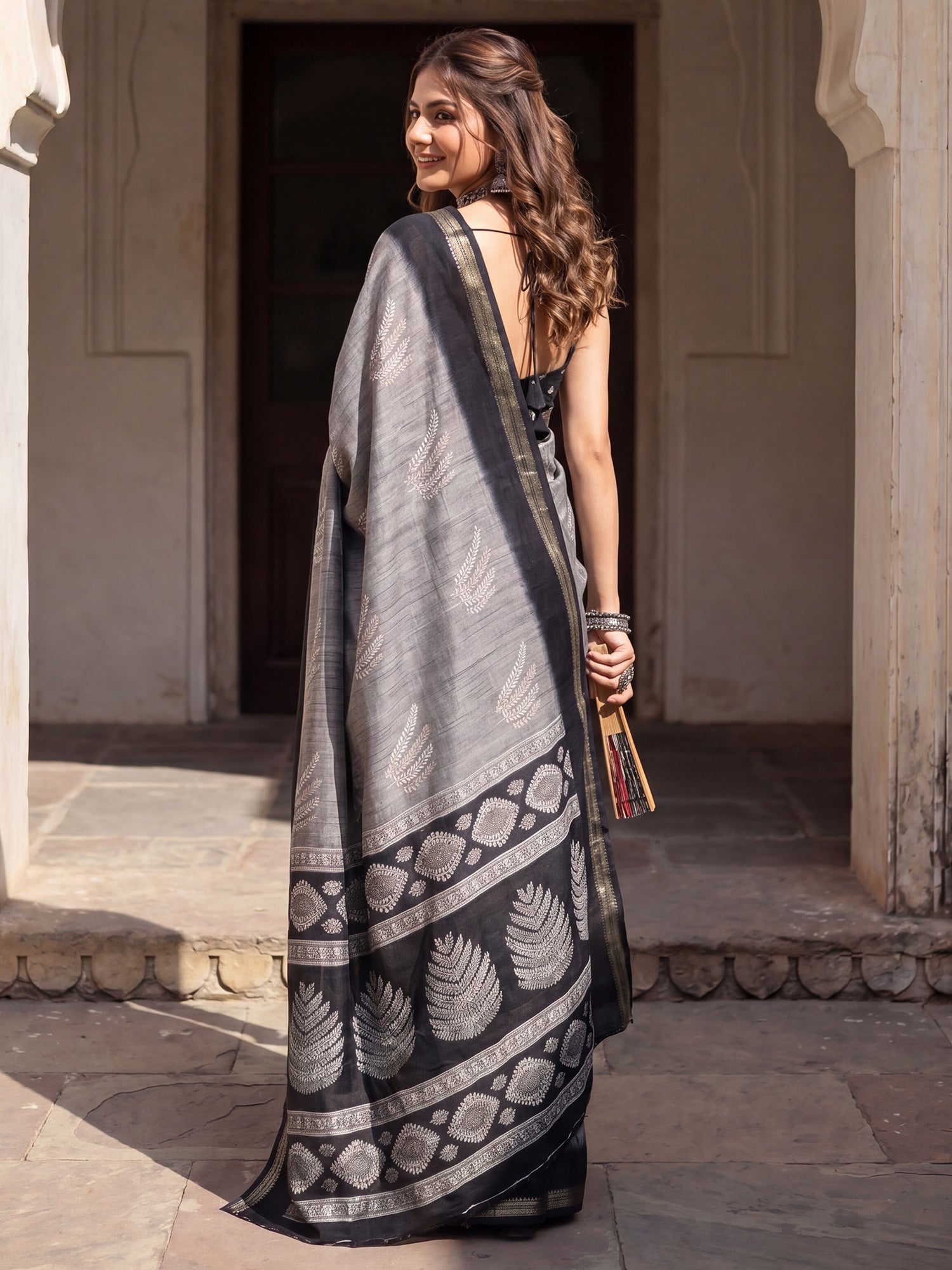 Grey Tussar Silk saree – detail view 1