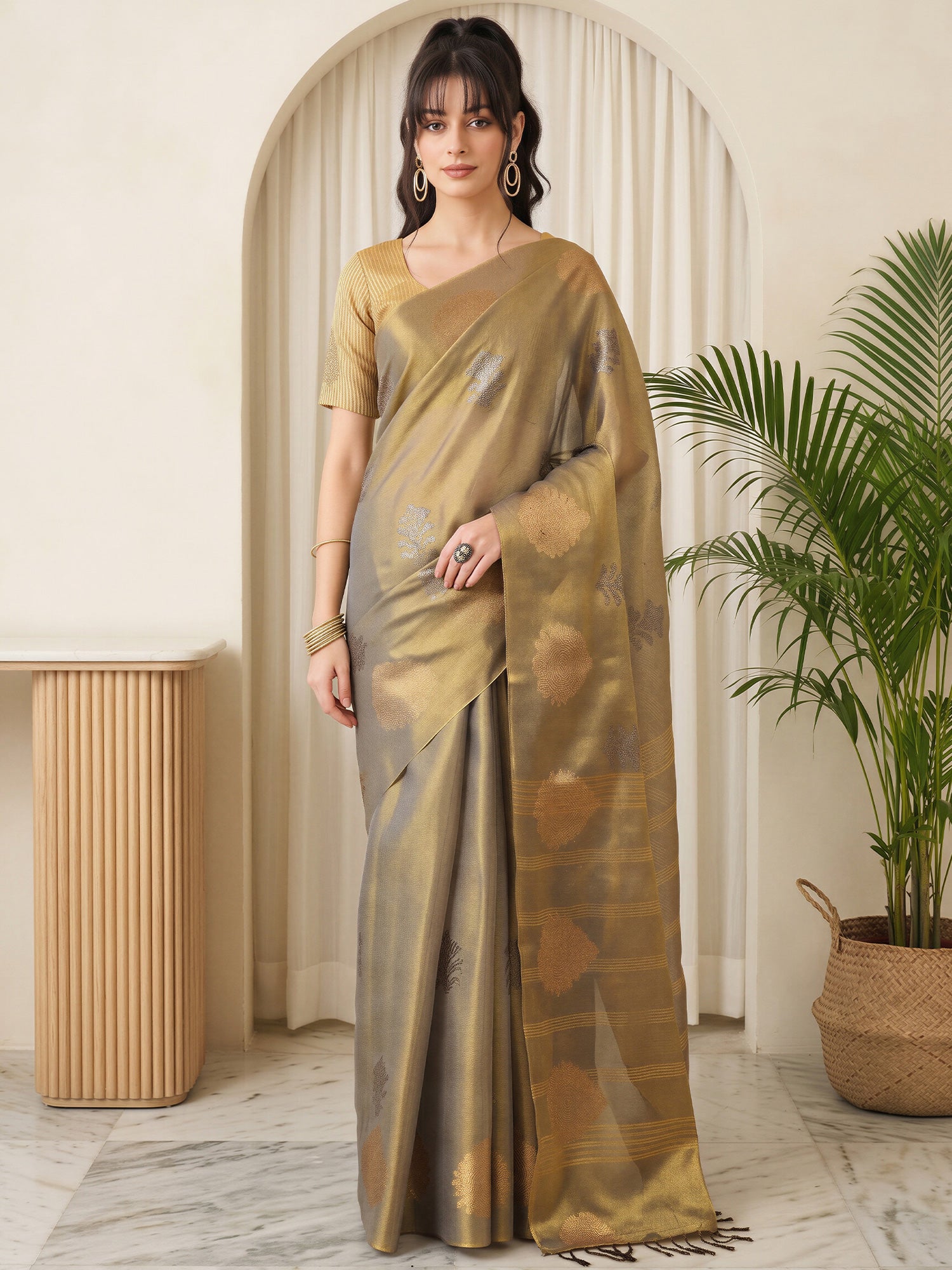 Gold Linen saree – detail view 3