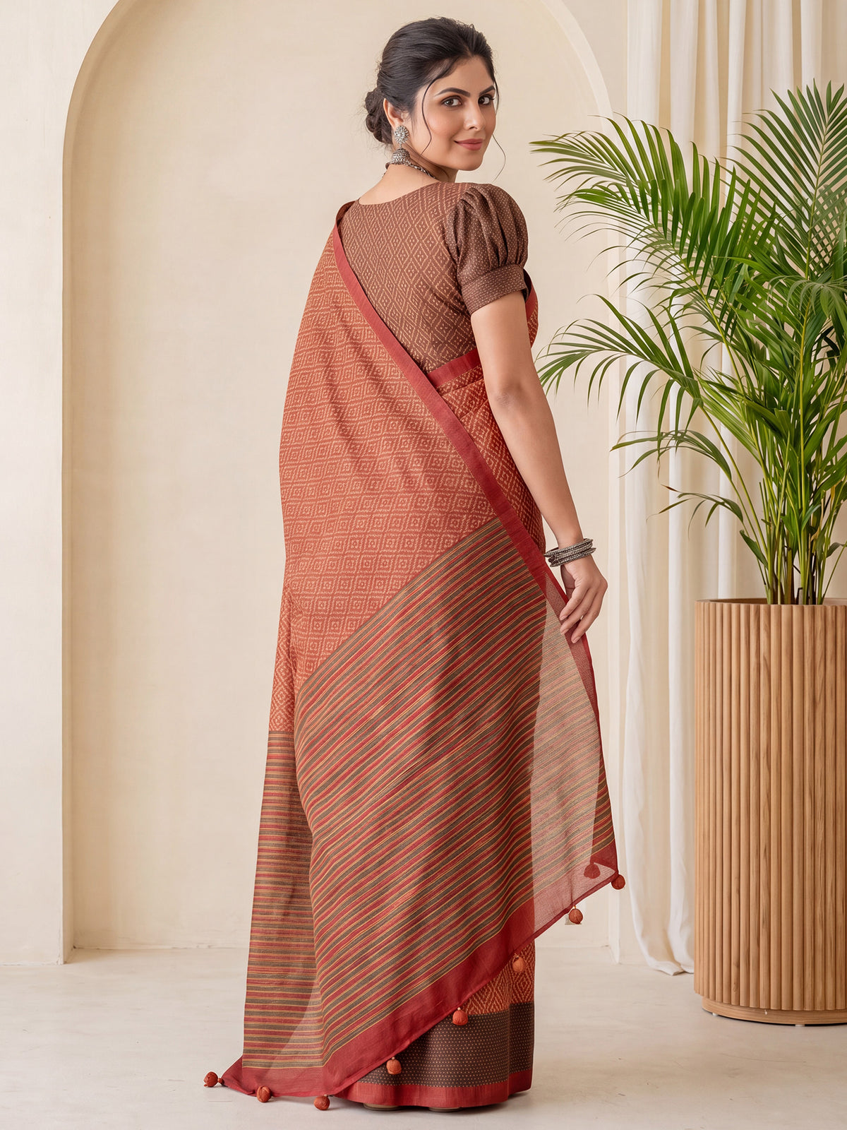 Rust Silk Blend saree – detail view 1