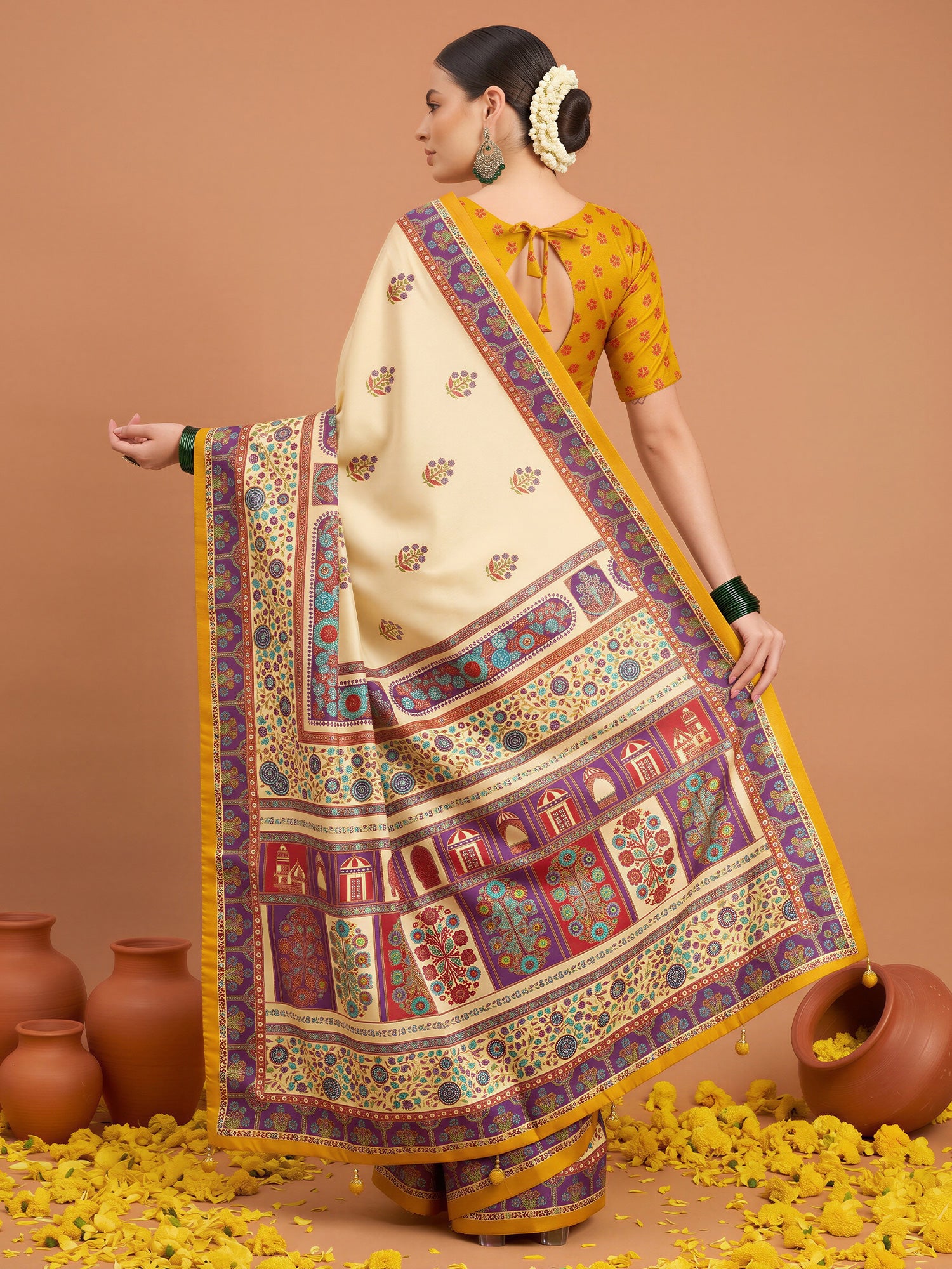 Cream Silk Blend saree – detail view 1