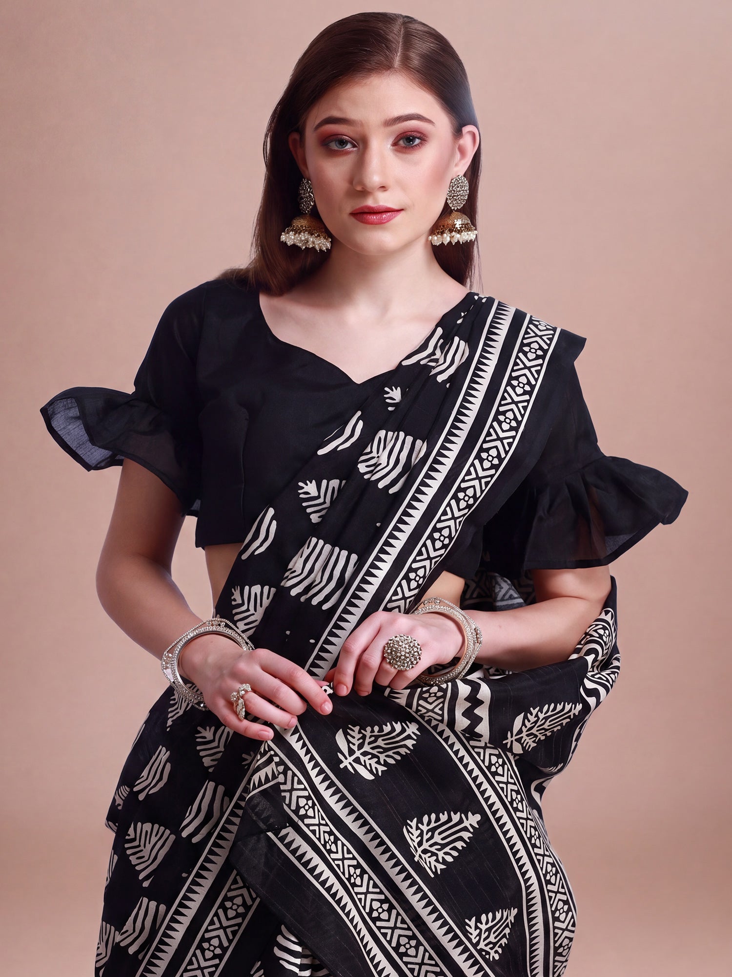 Black Bhagalpuri Silk saree – detail view 4