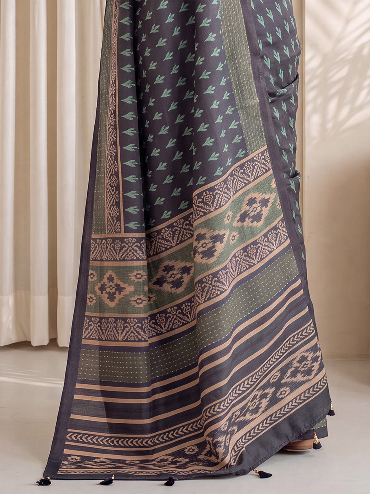 Navy Blue Silk Blend saree – detail view 5