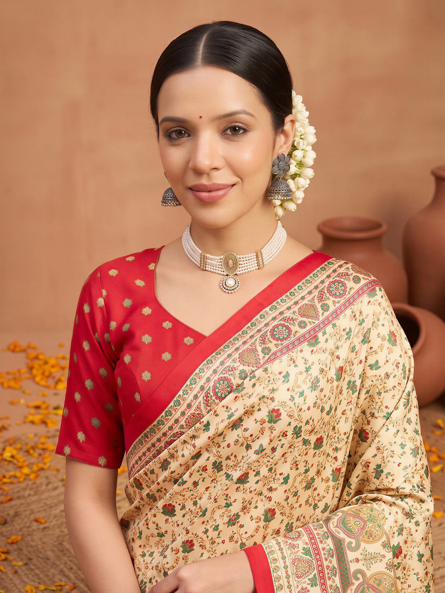 Cream Silk Blend saree – detail view 4