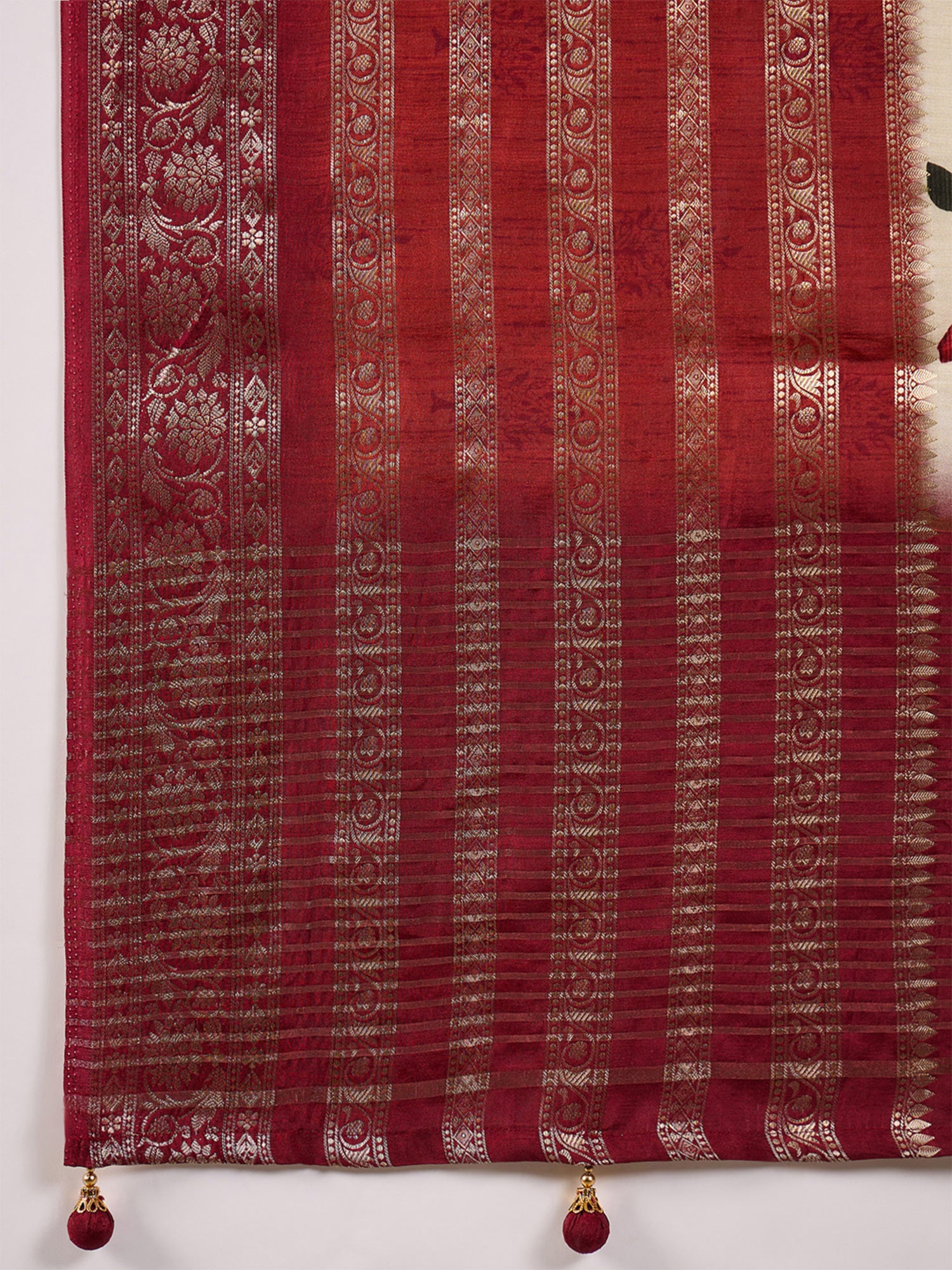 Maroon Viscose Silk saree – detail view 5