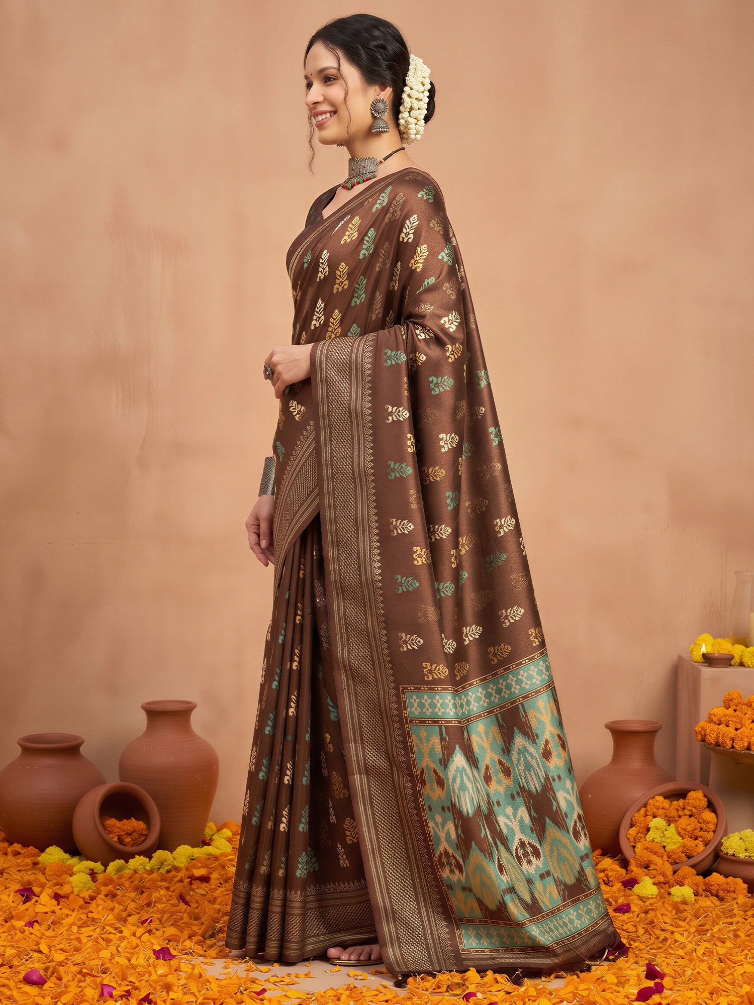 Brown Silk Blend saree – detail view 2