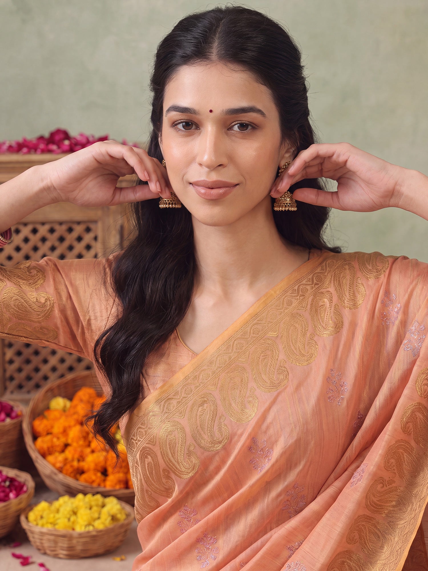 Peach Linen saree – detail view 4