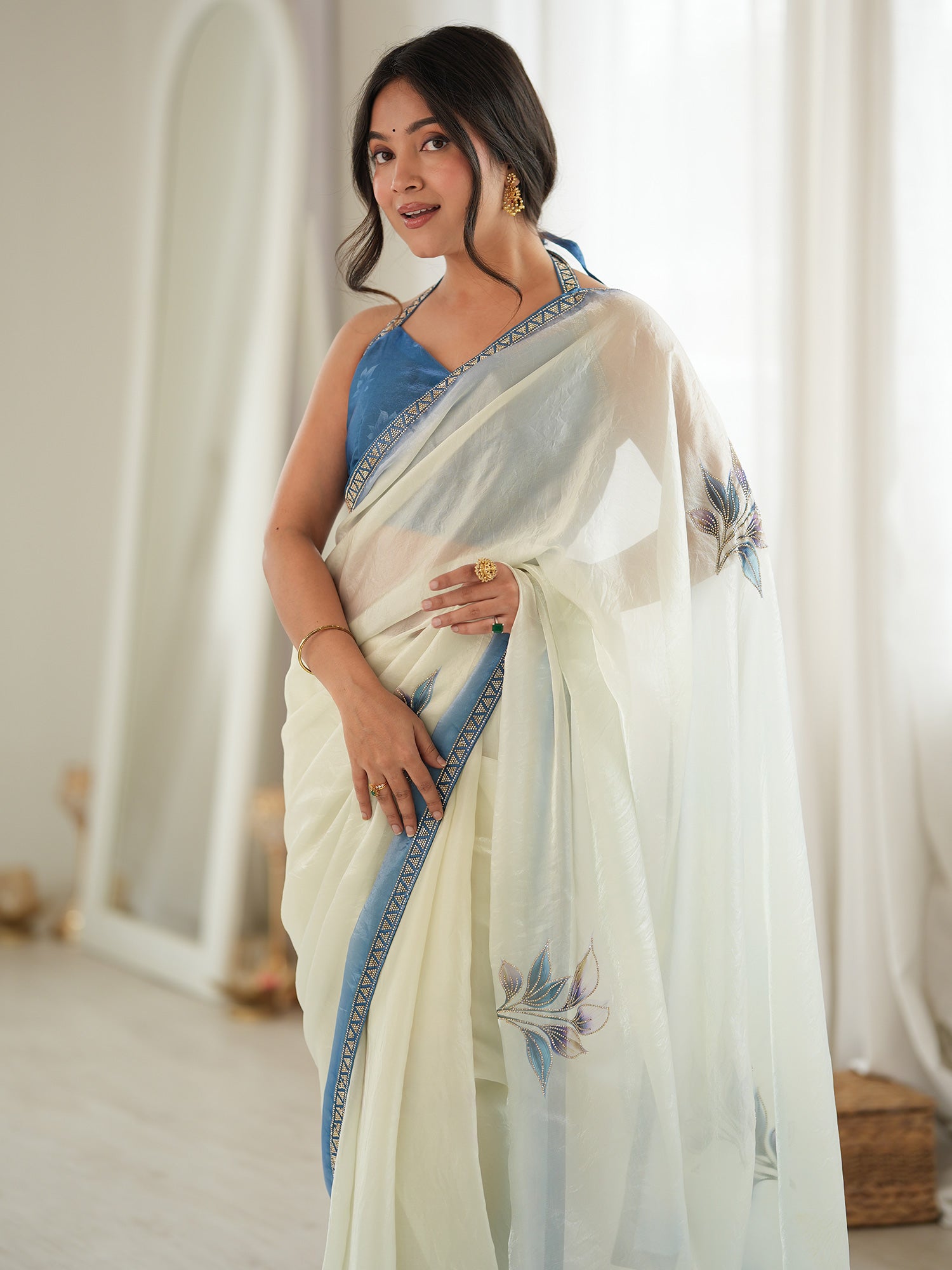 Off White Satin saree – detail view 3
