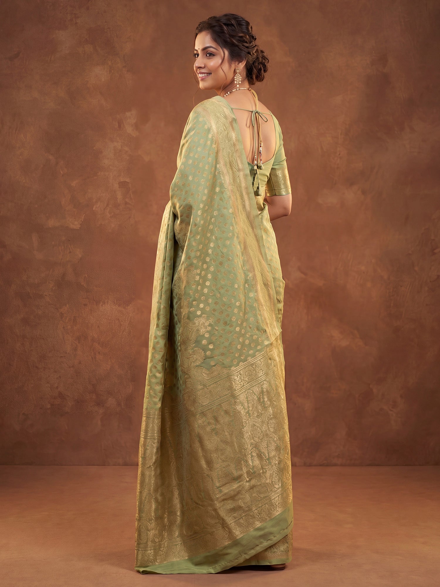 Mint Green Silk Blend saree – detail view 1
