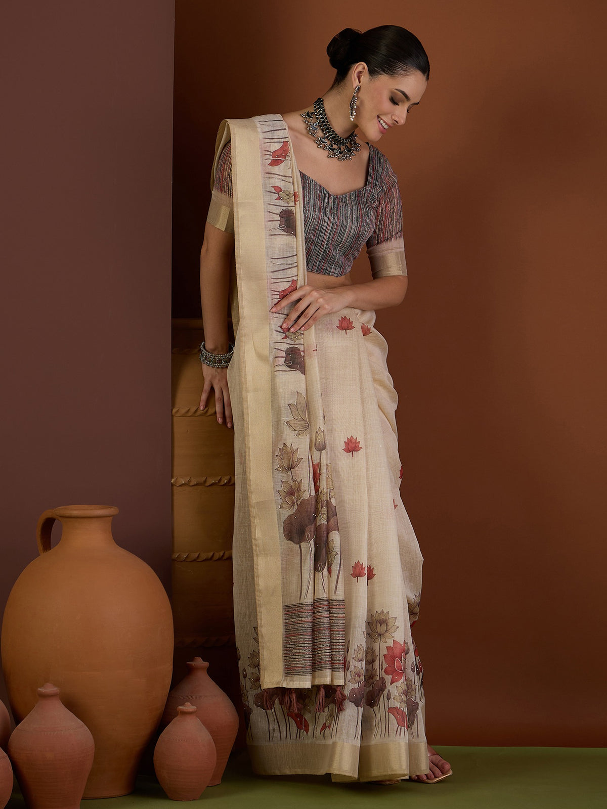 Beige linen blend saree view 4