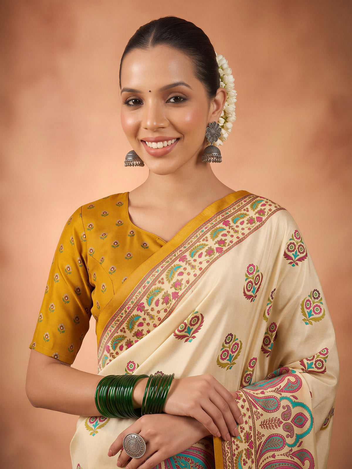 Off White Silk Blend saree – detail view 4