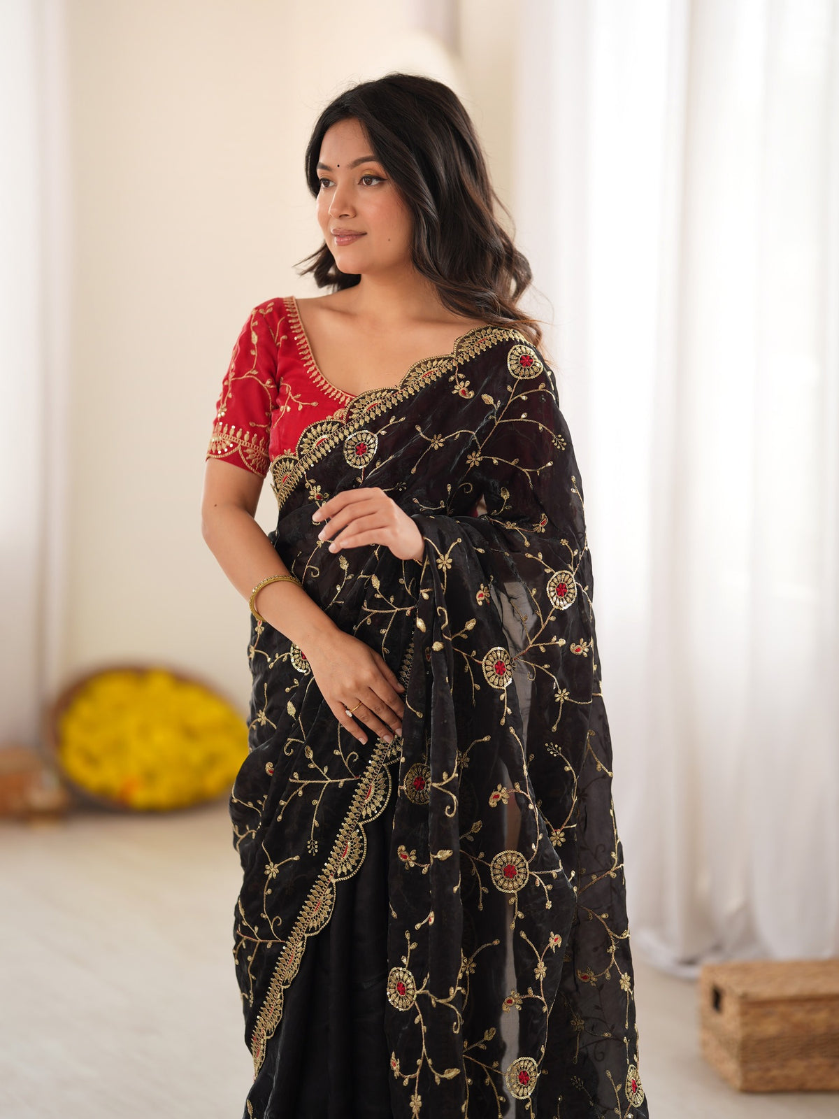 Black organza saree view 1
