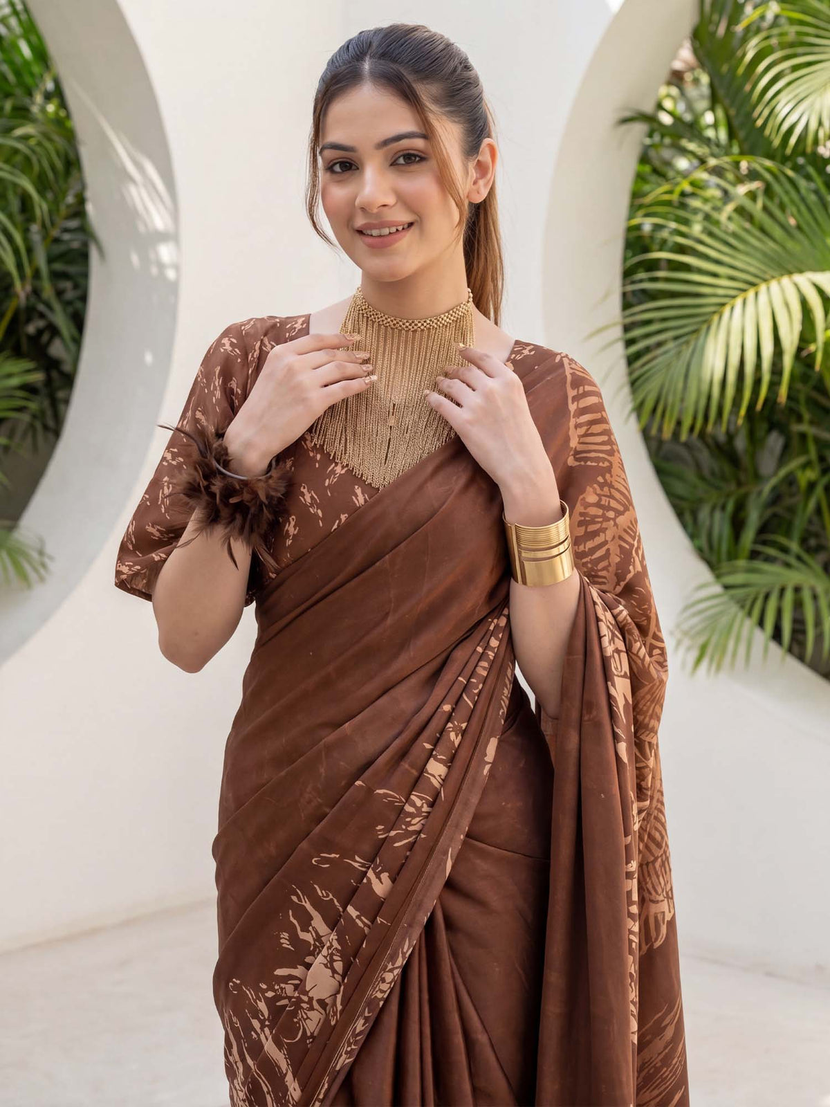 Brown Crepe saree – detail view 4