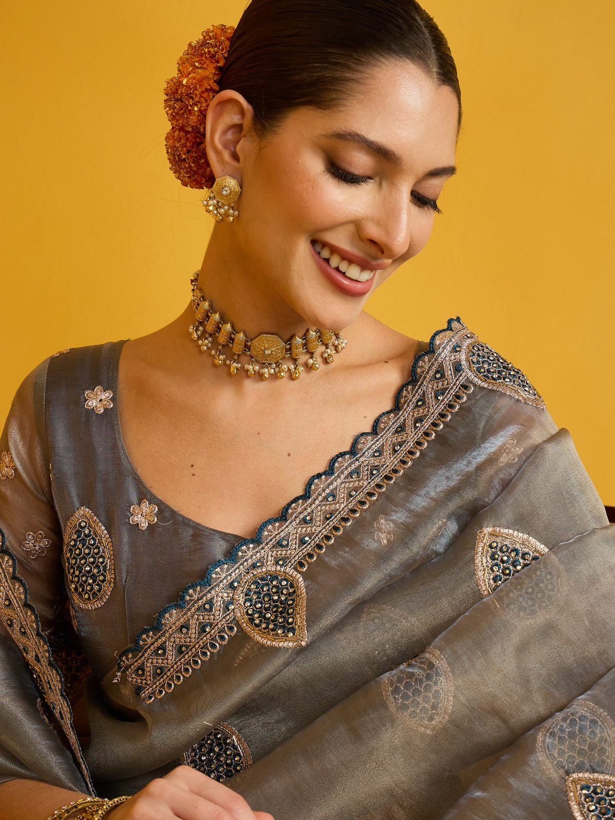 Grey Organza saree – detail view 3