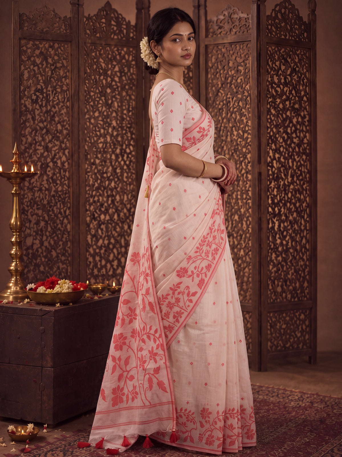 White Cotton Linen saree – detail view 2