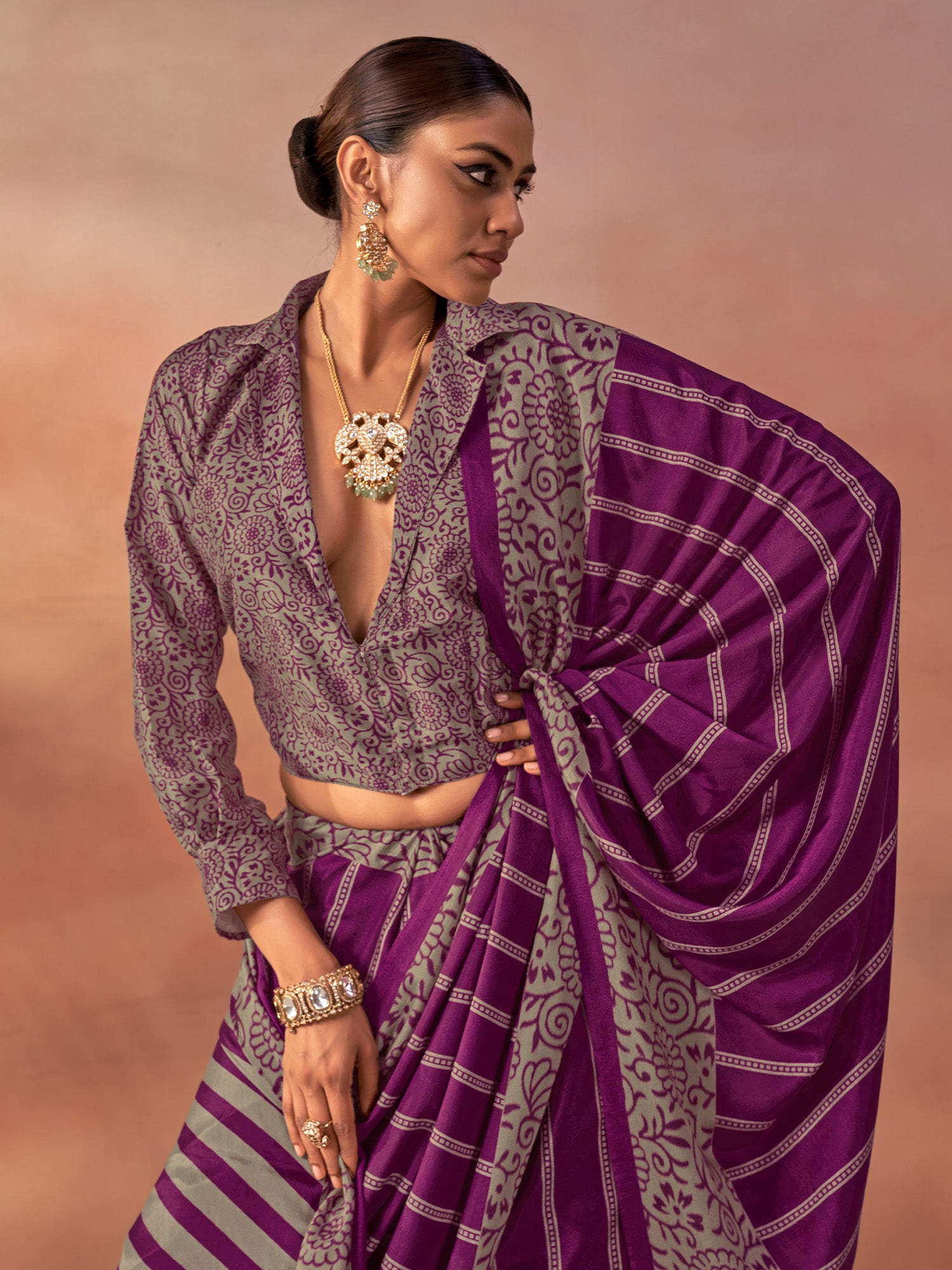 Magenta Silk Blend saree – detail view 1