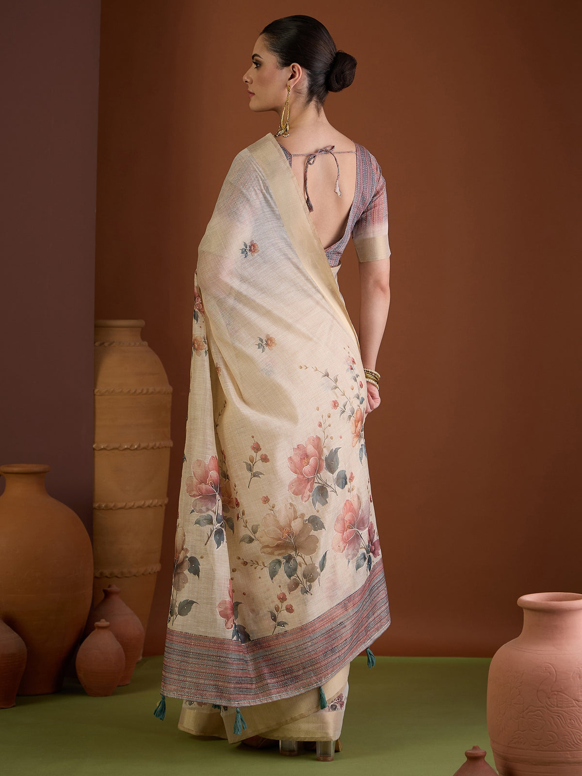 Beige linen blend saree view 2