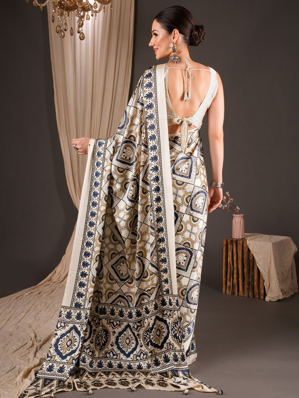 Off White Satin saree – detail view 1