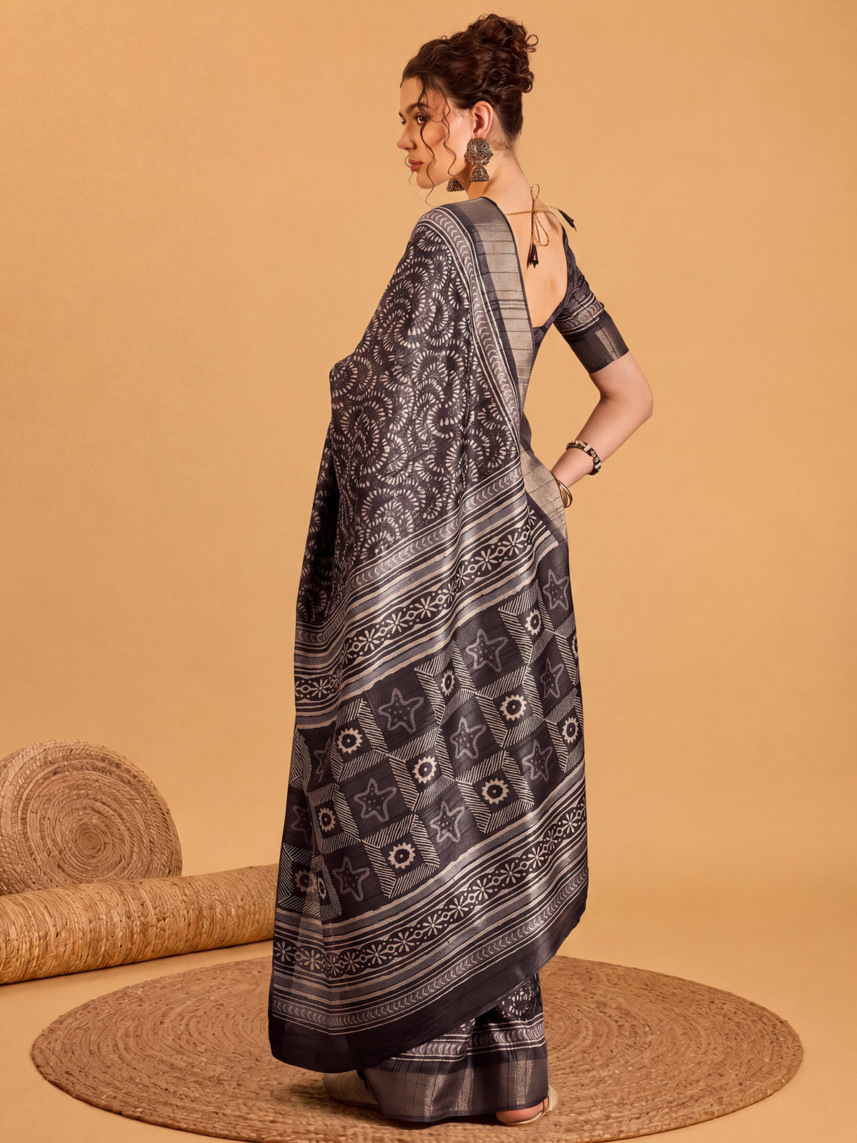 Black Silk Blend saree – detail view 1