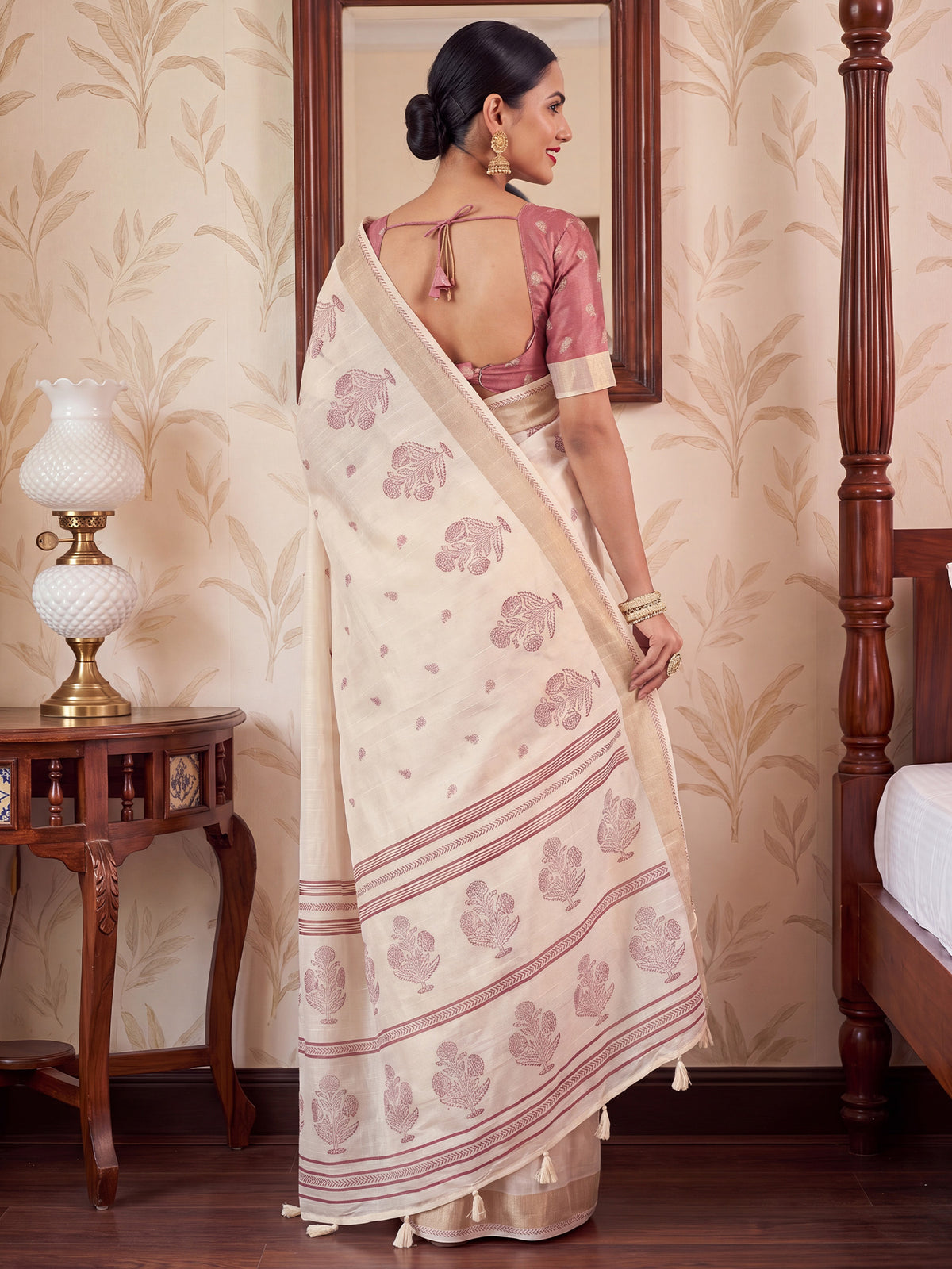 White Satin Silk saree – detail view 1